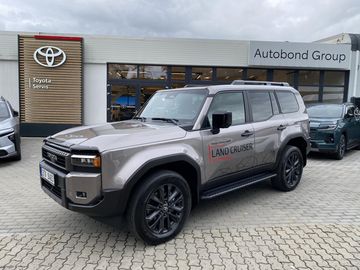 2.8 MHEV Executive Skyview + t