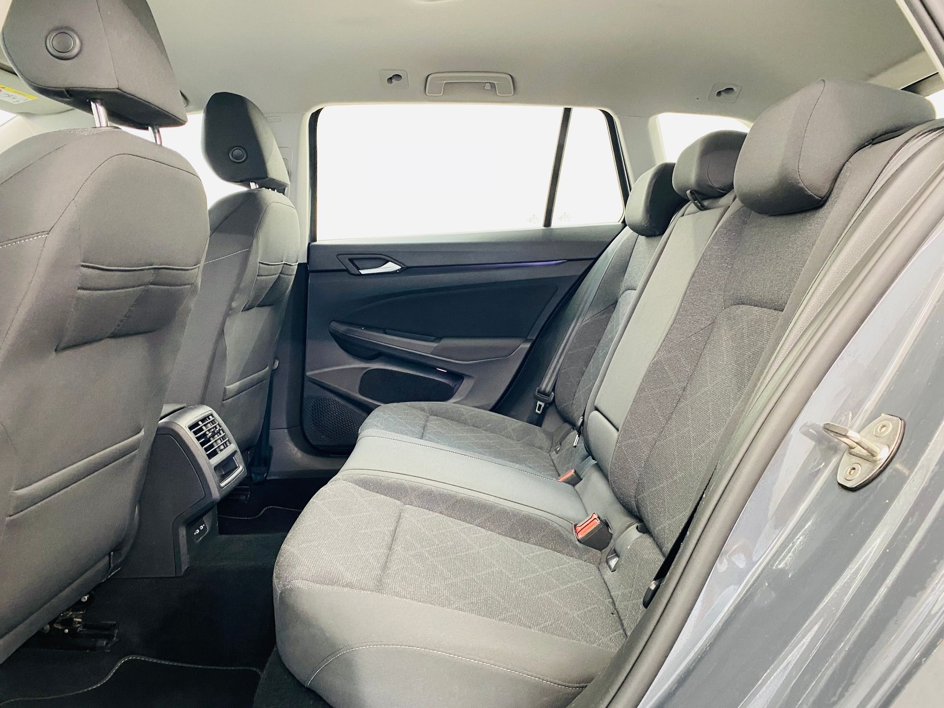 Volkswagen Golf, 2.0 TDI DSG 85kW Life - fotka 6