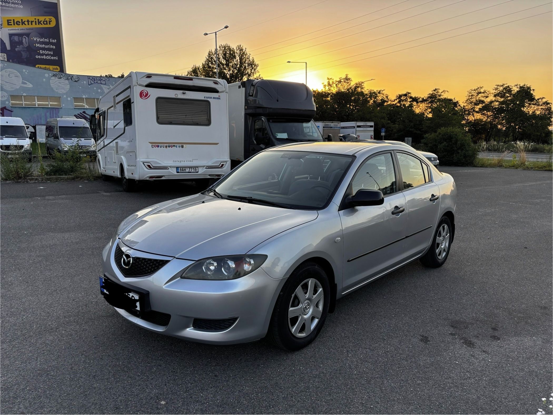 Mazda 3, Mazda 3 BK 1.6 nízký nájezd - fotka 2
