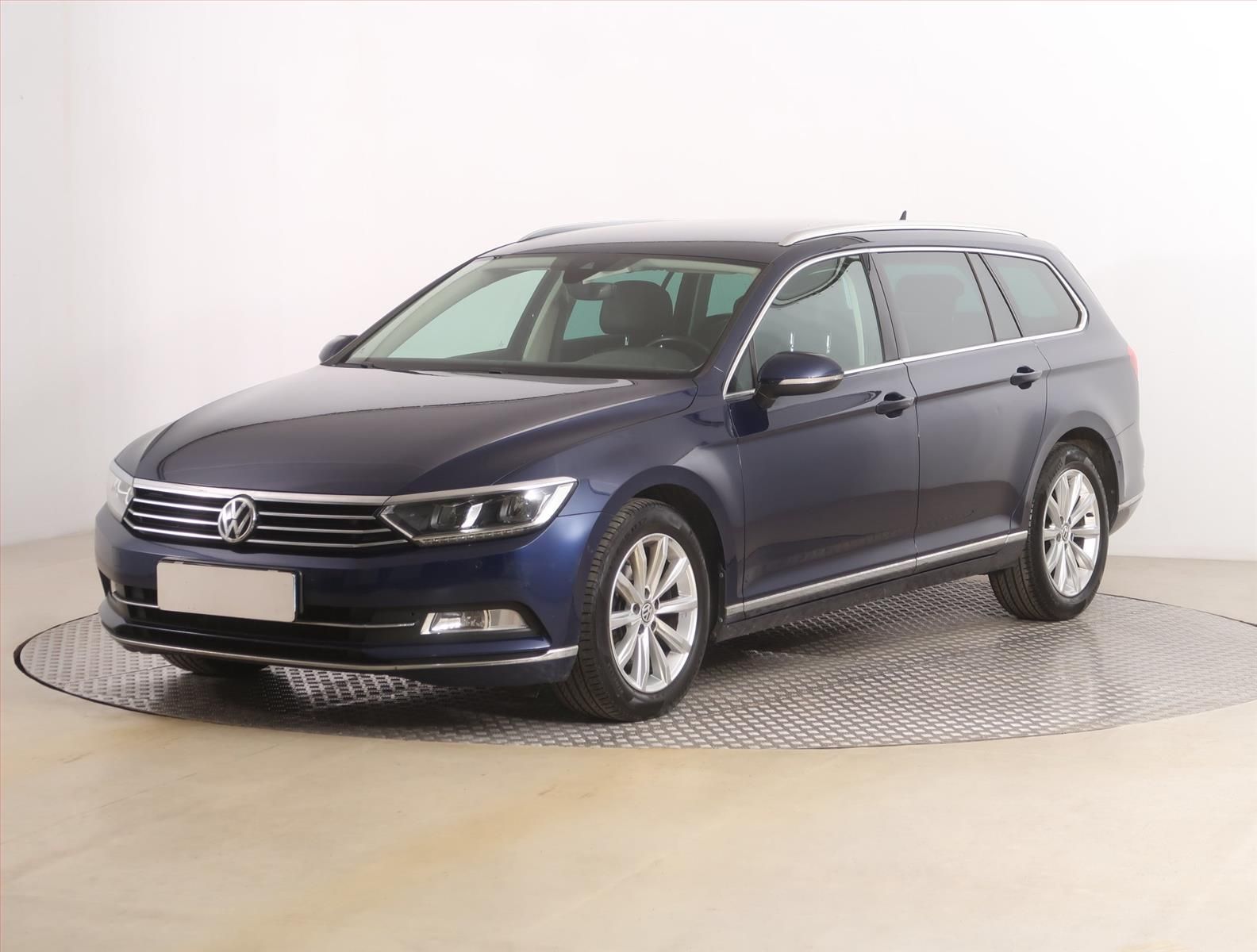 Volkswagen Passat, 2.0 TDI - fotka 2