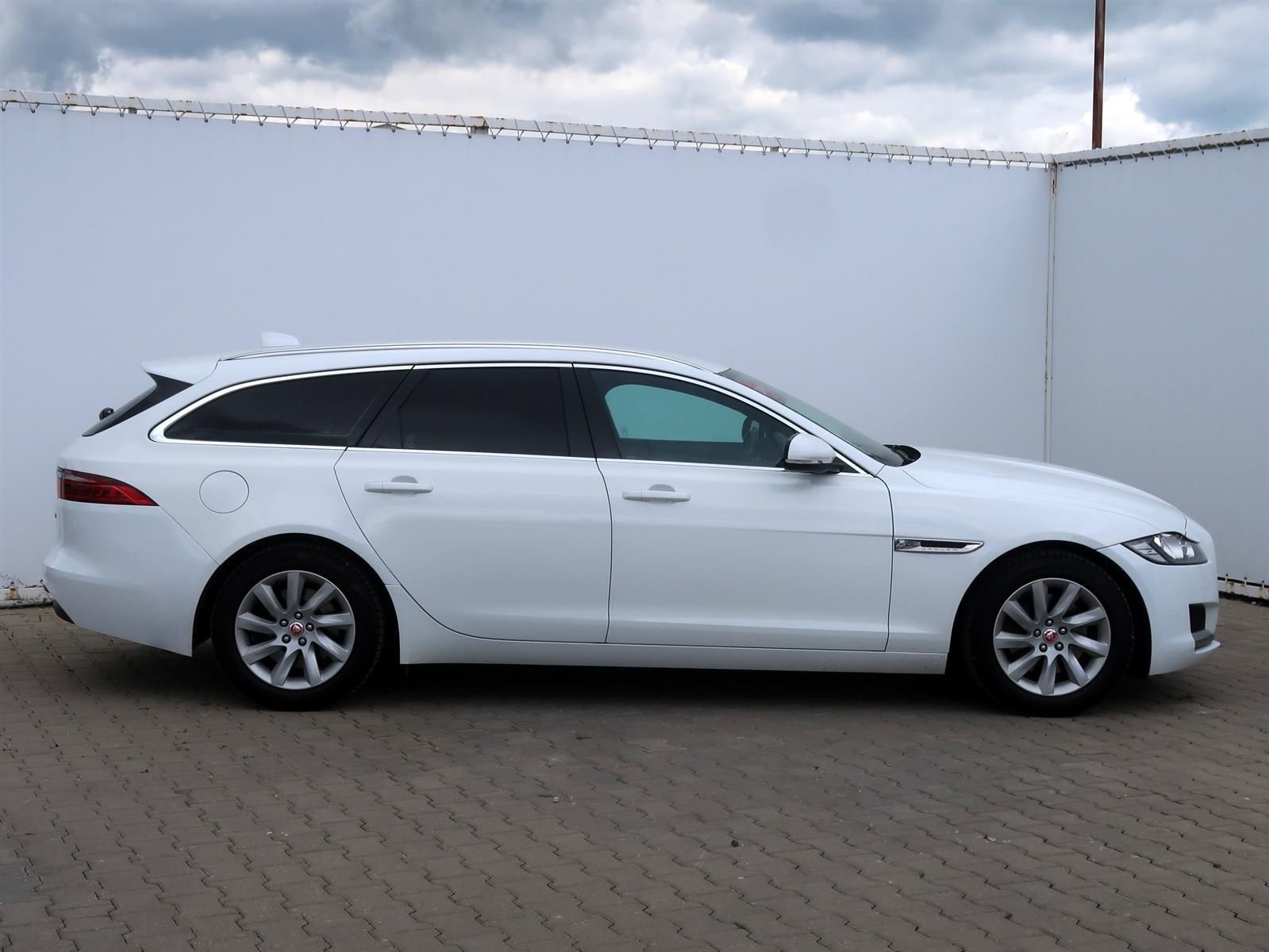 Jaguar XF, 20d, Automat - fotka 6