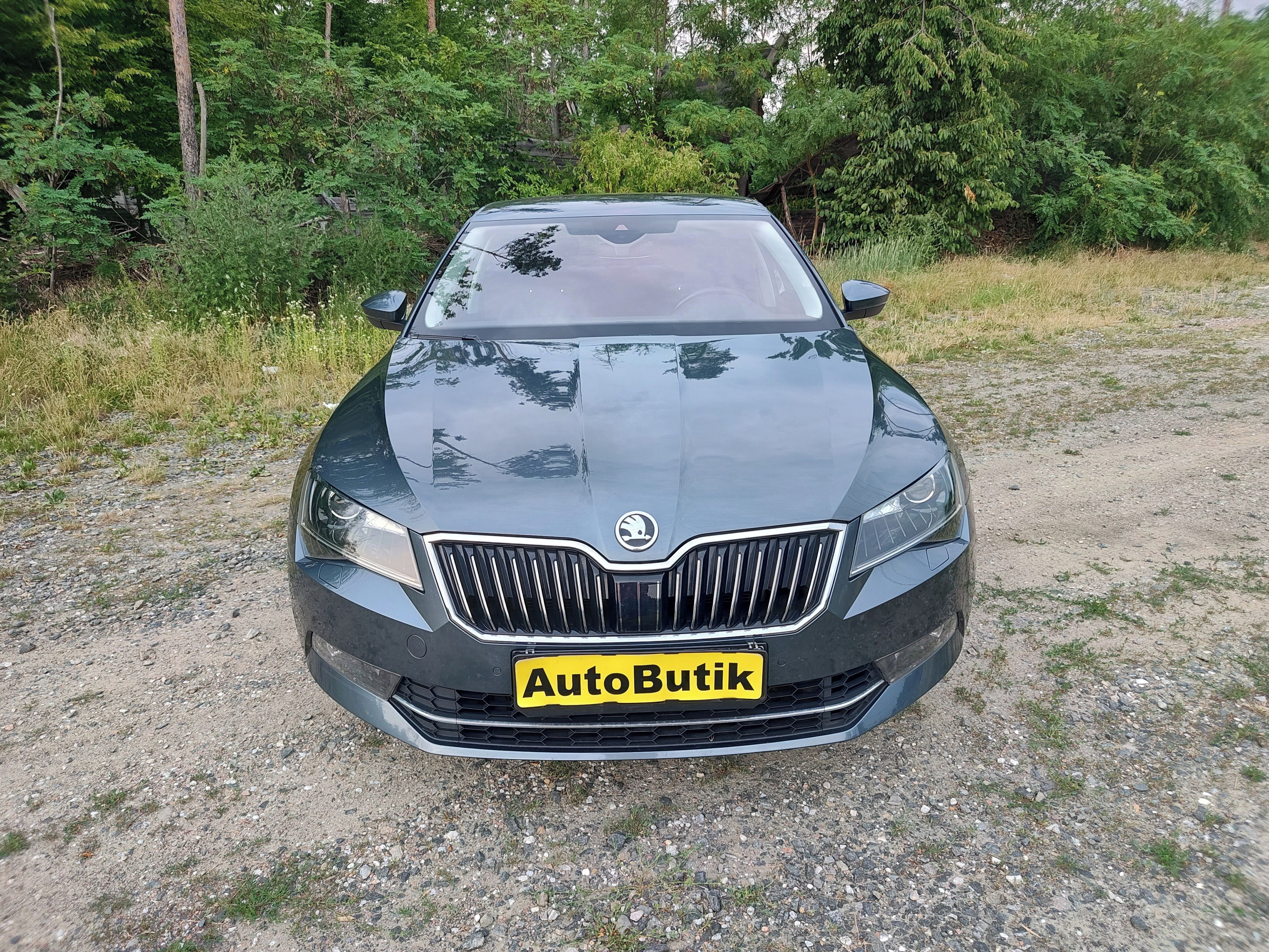 Škoda Superb, 2.0TSI Individual,dsg ČR původ - fotka 2