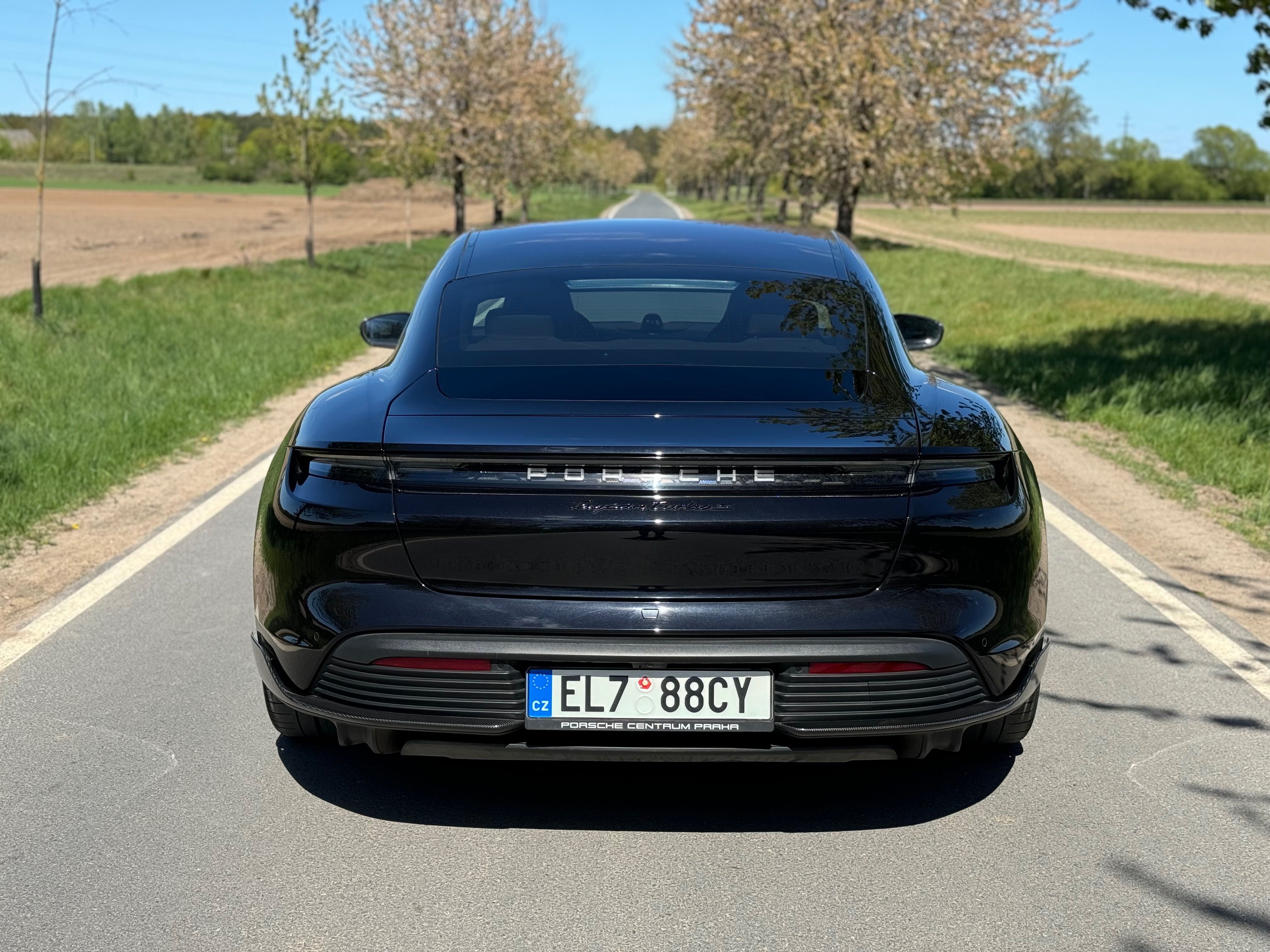 Porsche Taycan, Turbo S - fotka 3