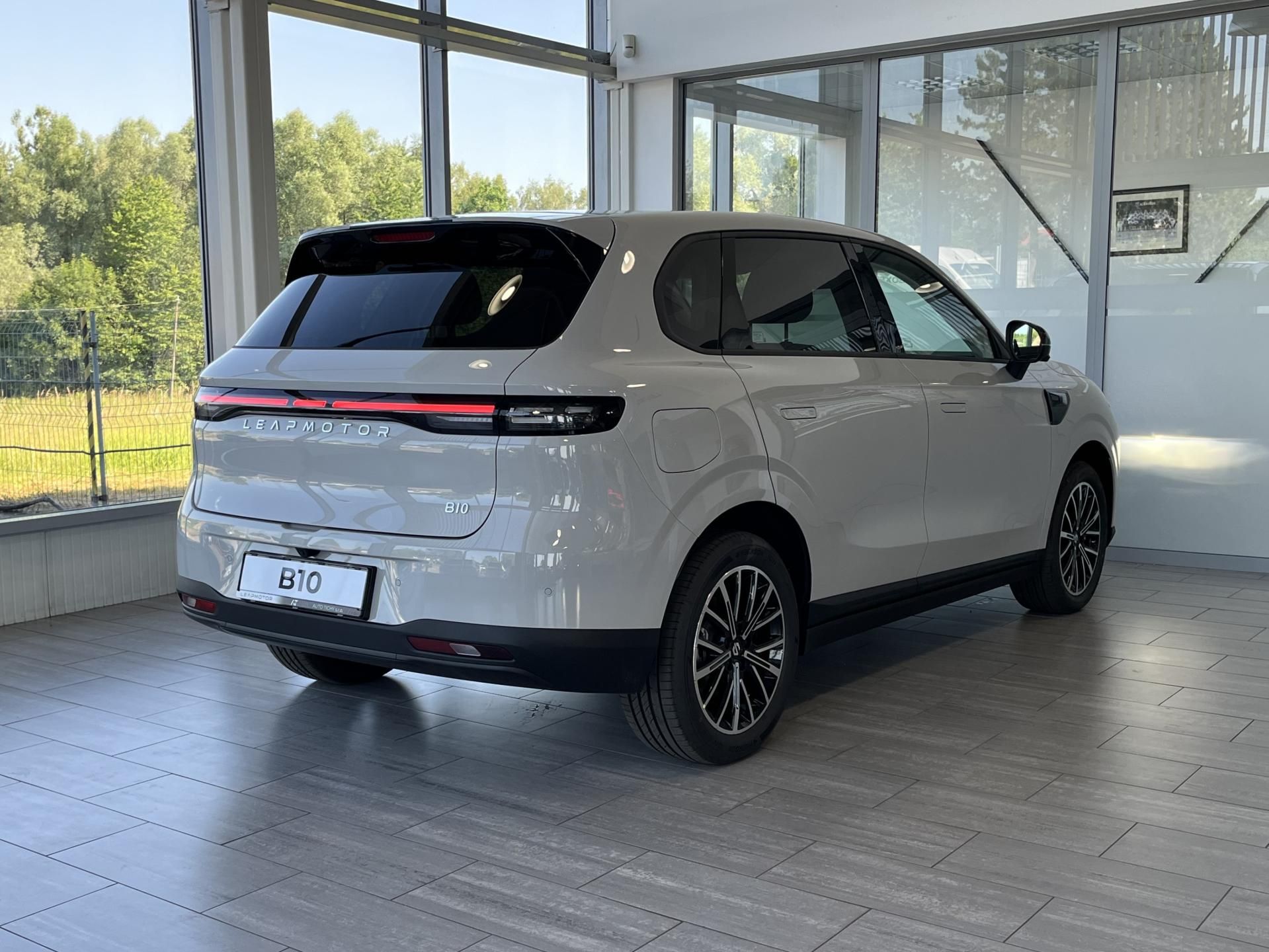 Leapmotor B10, DESIGN HYBRID EV, světlý int. - fotka 4
