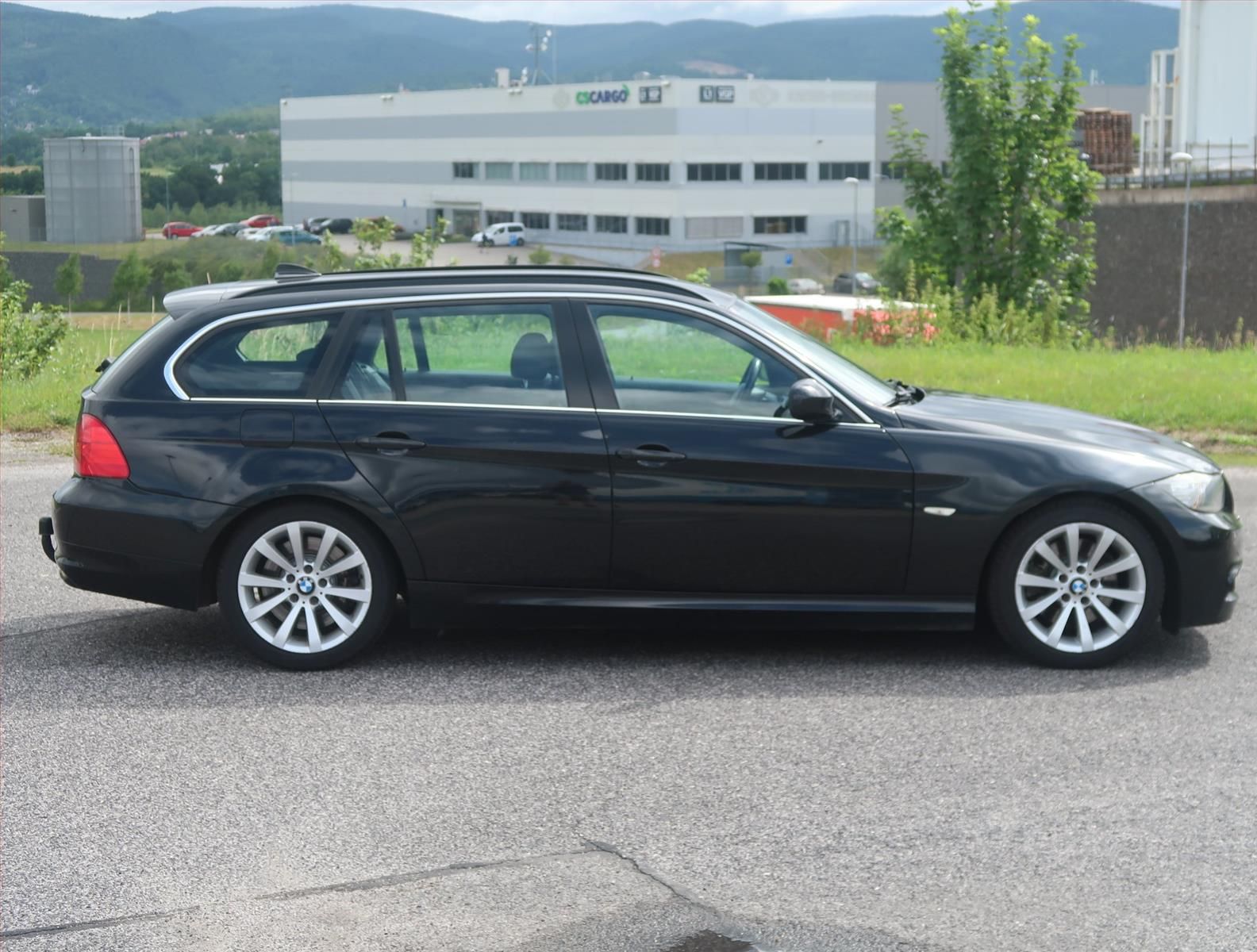 BMW Řada 3, 325 d, po STK, Tažné - fotka 6