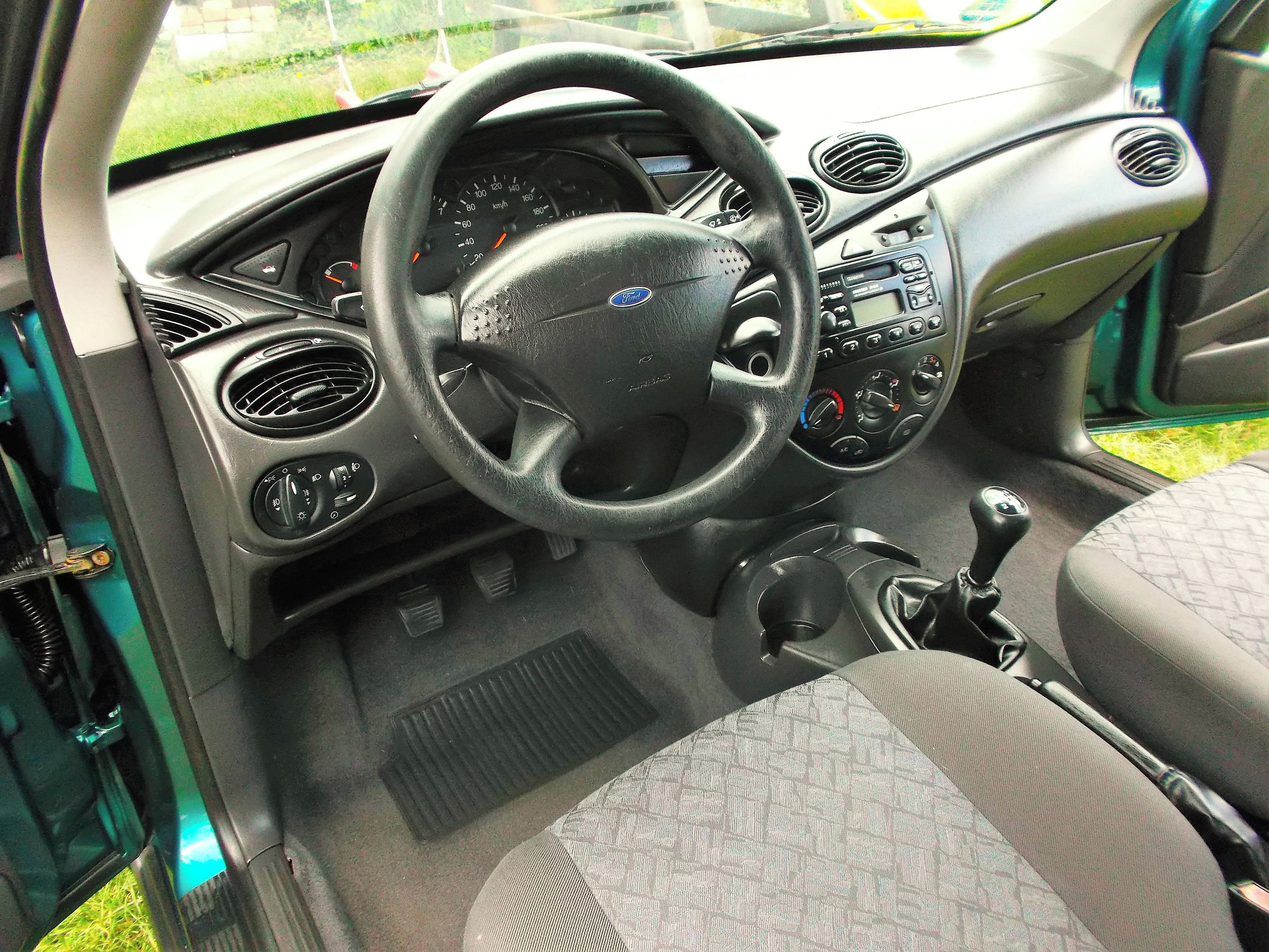 Ford Focus, 1.8i-bohatá výbava-nová tk - fotka 6