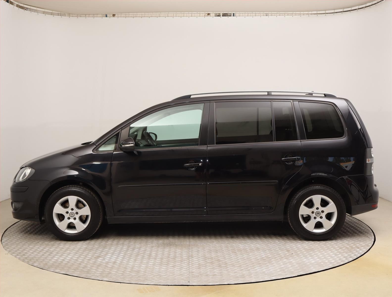 Volkswagen Touran, 1.4 TSI, Navi - fotka 3