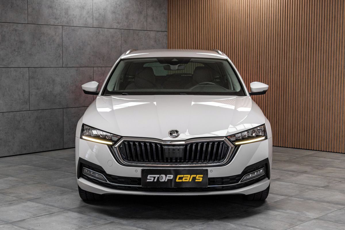 Škoda Octavia, 2.0 TDI DSG*STYLE*KAMERA*KESSY - fotka 2
