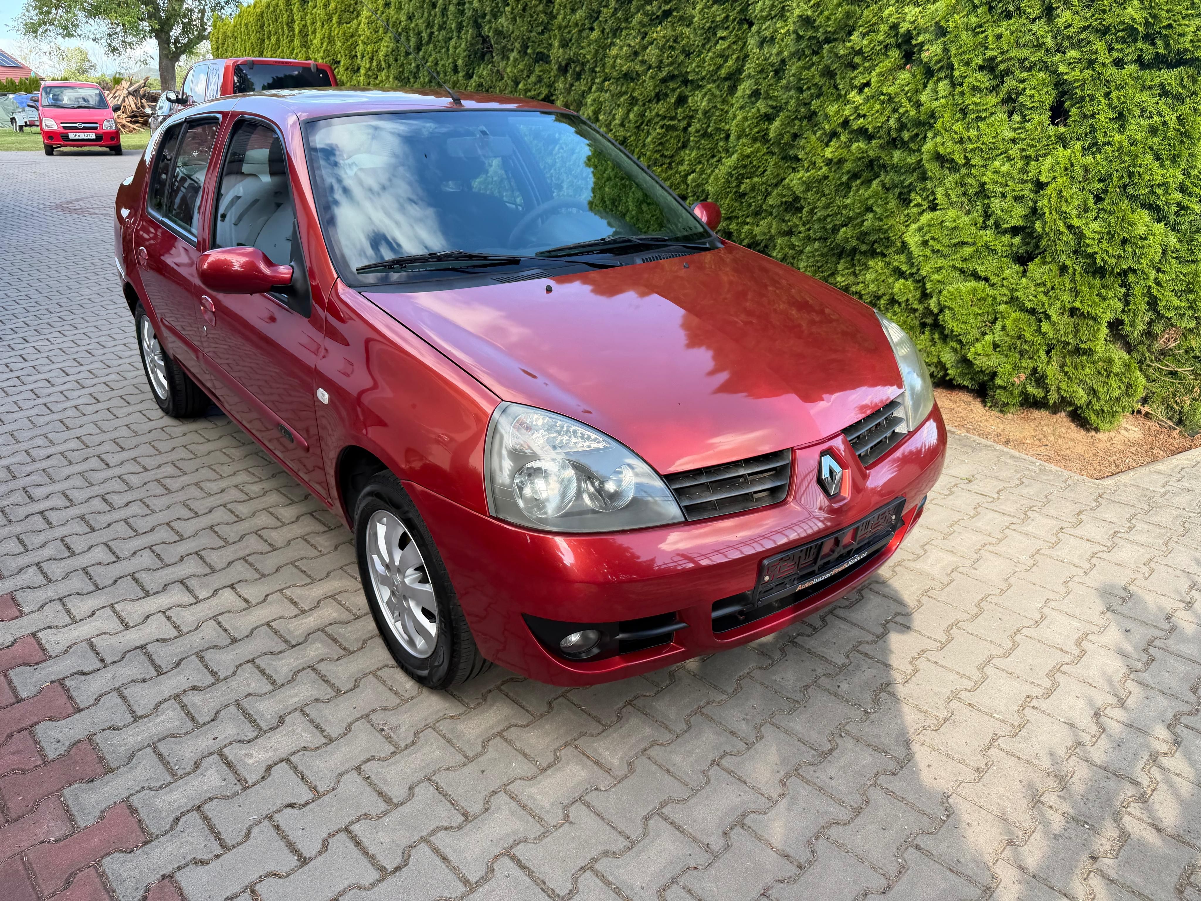 Renault Thalia, 1,4i/16 V nové zimáky  klima - fotka 3
