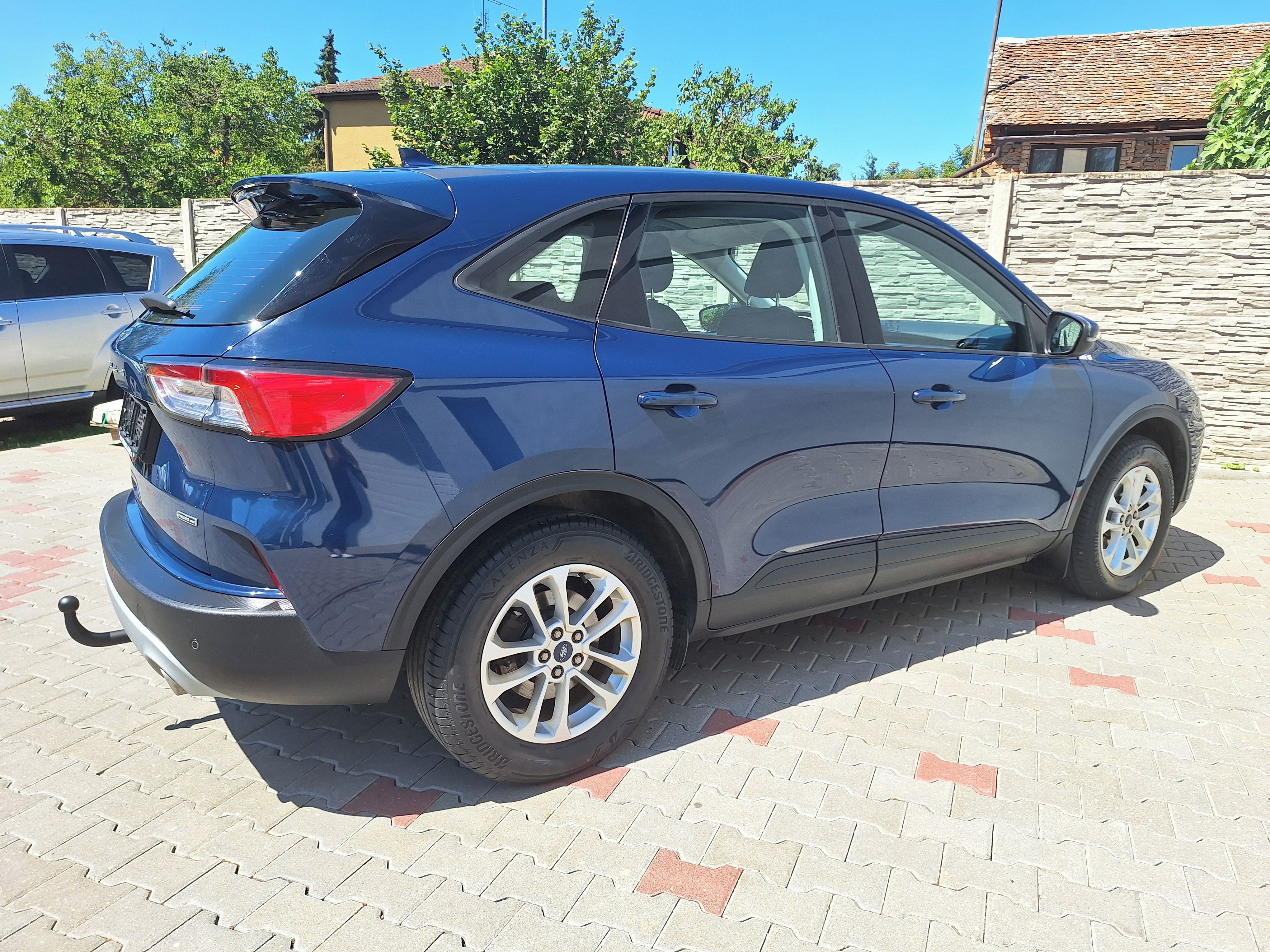 Ford Kuga, 2,5i 112kW,HYBRID,4x4,tažné - fotka 6