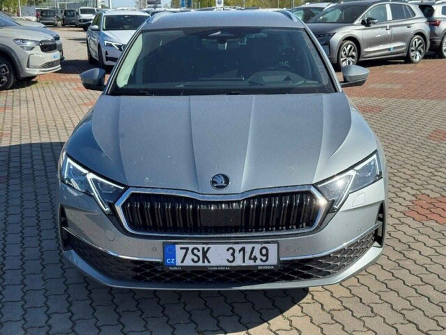 Škoda Octavia, Combi Exclusive Selection 2,0 - fotka 4