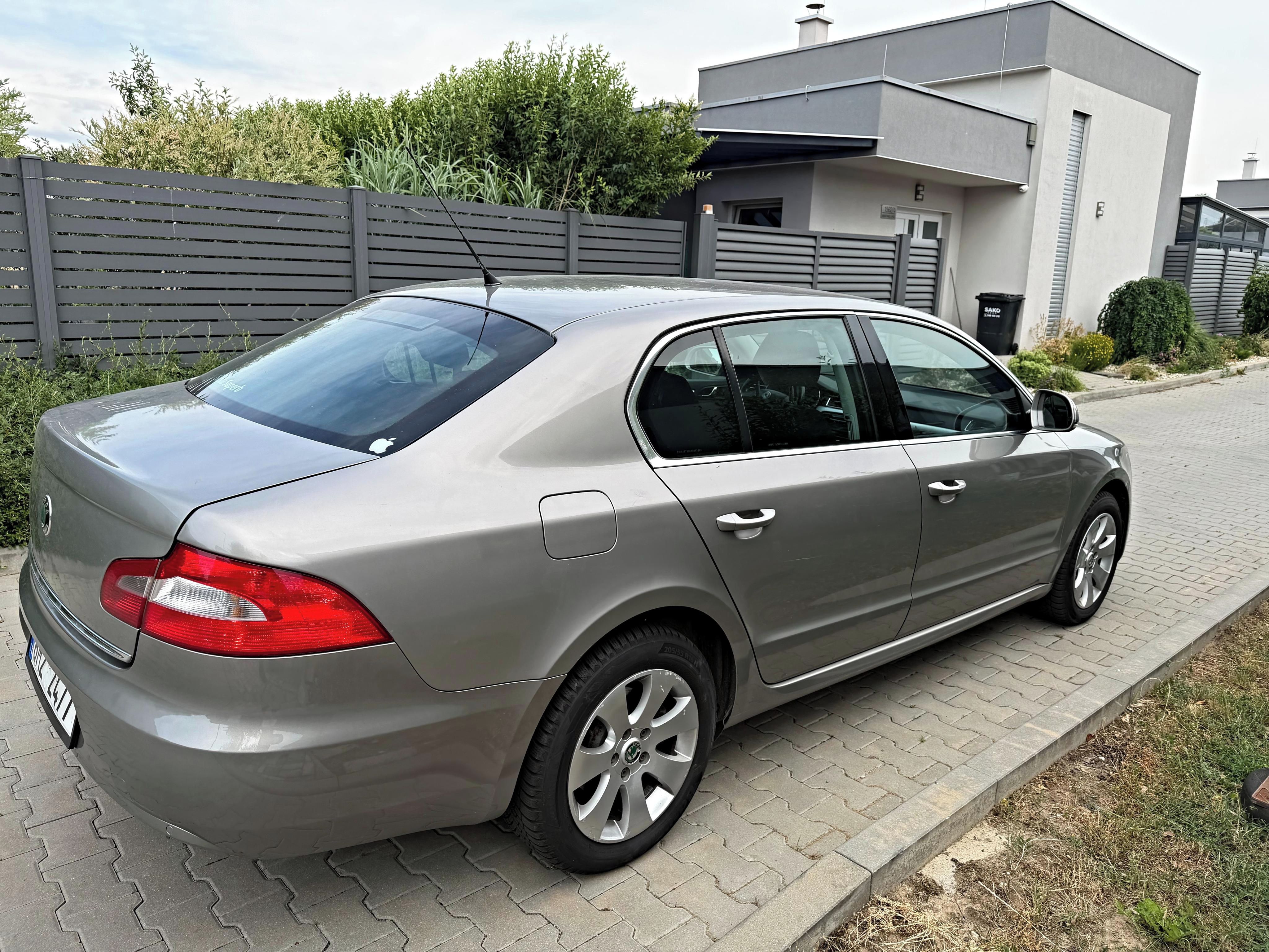 Škoda Superb, 2.0TDI DSG 125KW, nová STK - fotka 5