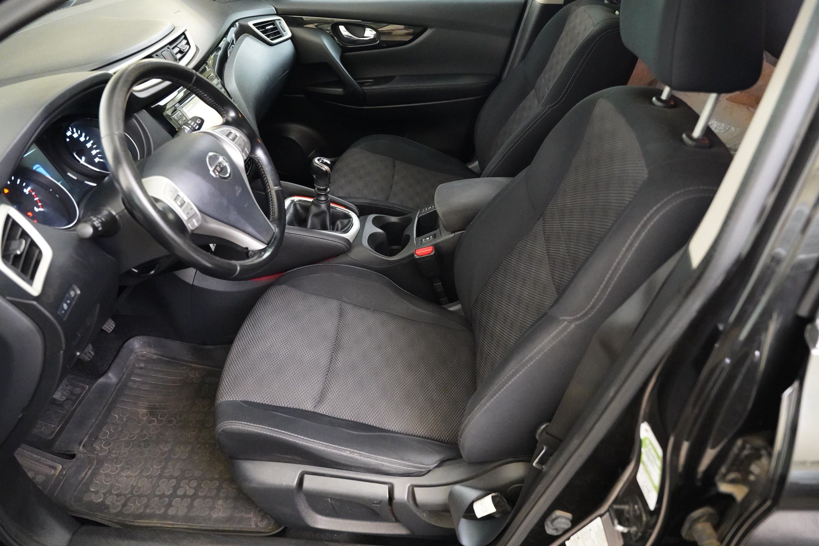 Nissan Qashqai, 1.6 dCi 96 kW - fotka 6