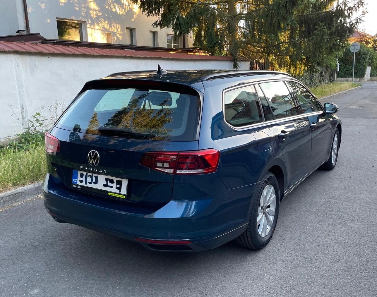Volkswagen Passat, 2,0 TDi DSG Bussines,1.maj, - fotka 4