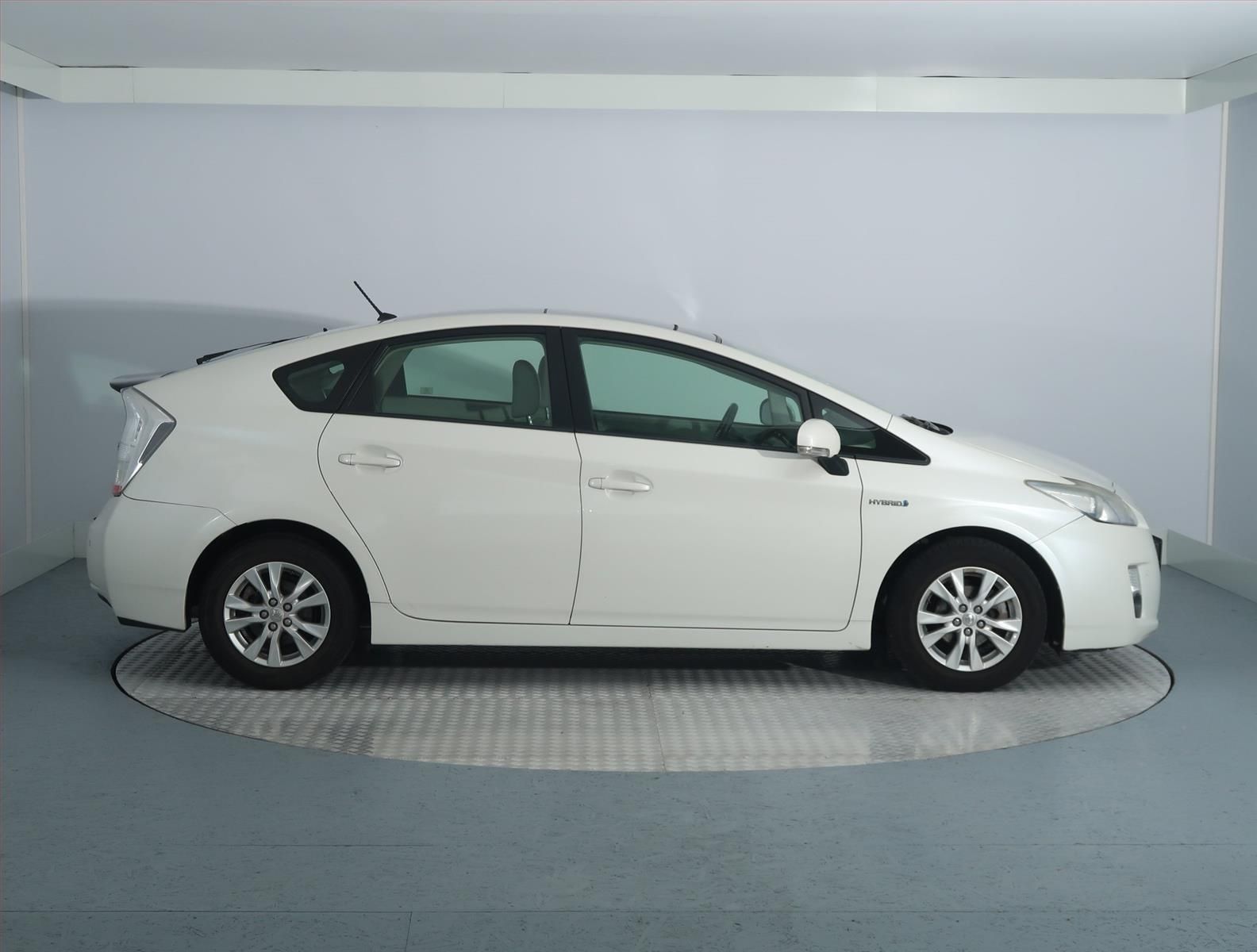 Toyota Prius, 1.8 VVT-i HSD, Automat - fotka 6