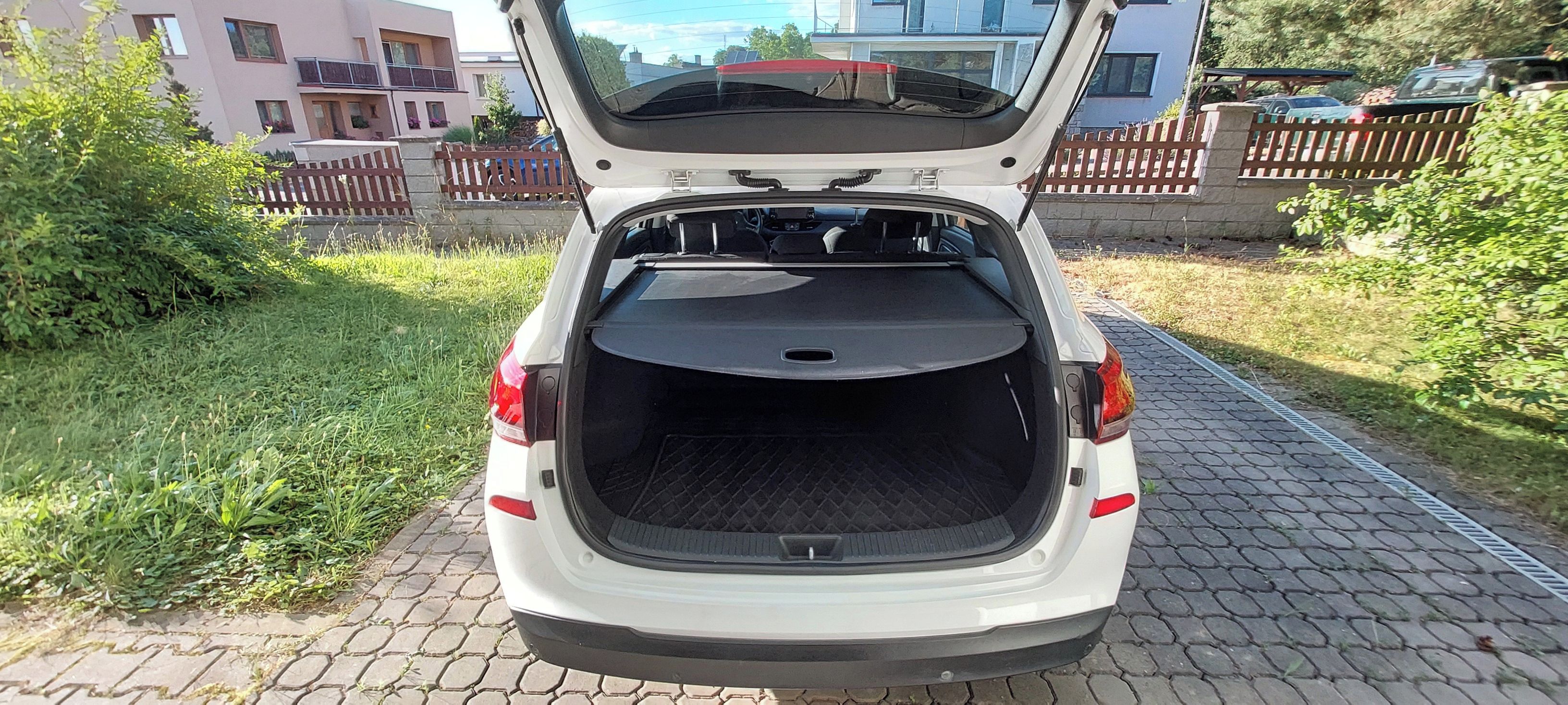Hyundai i30, kombi 1.6 CRDi 85Kw,STK 4/2028 - fotka 6