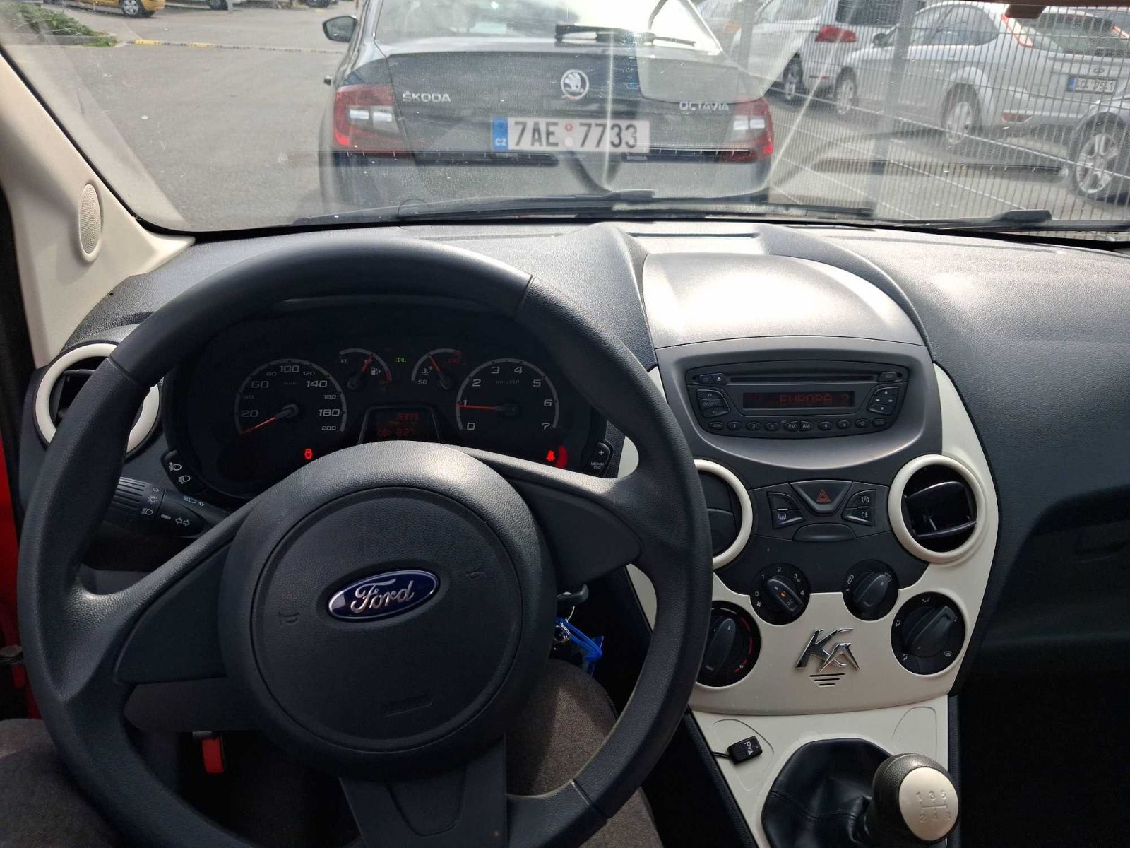 Ford Ka, 1.2 i, Klima, Park. senzory - fotka 3