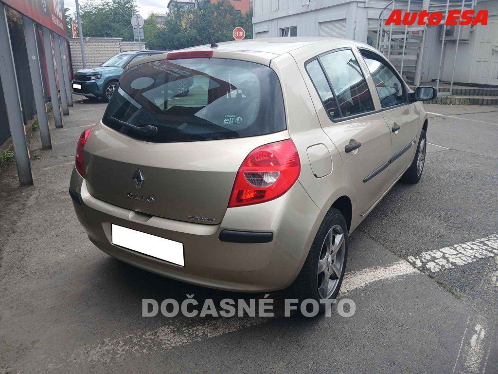 Renault Clio, 1.2i,ČR - fotka 2