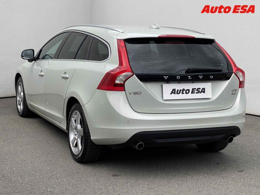 Volvo V60, 2.4 D5 - fotka 6