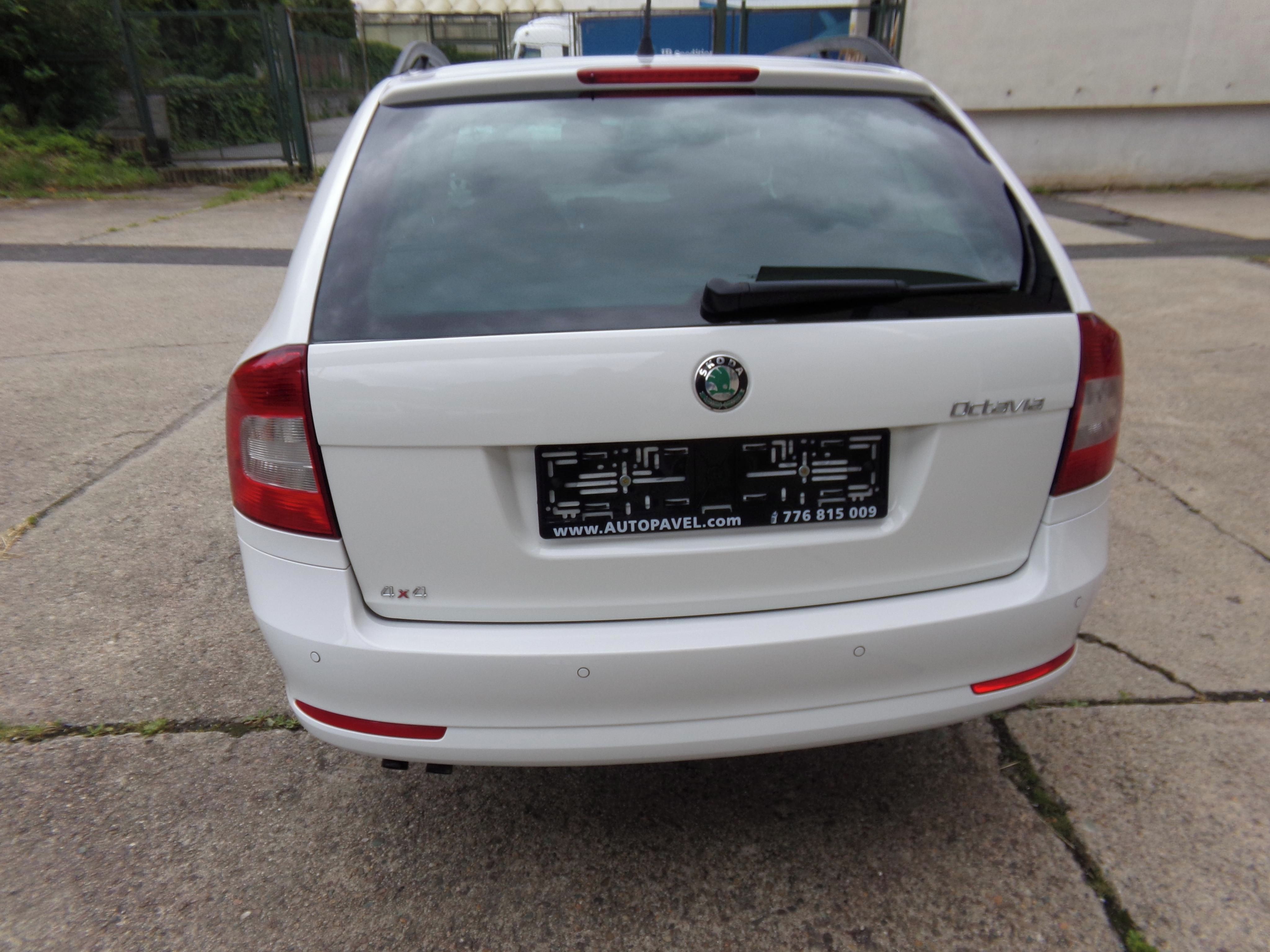 Škoda Octavia, 1.6 TDI 4x4 AMBITION - fotka 3