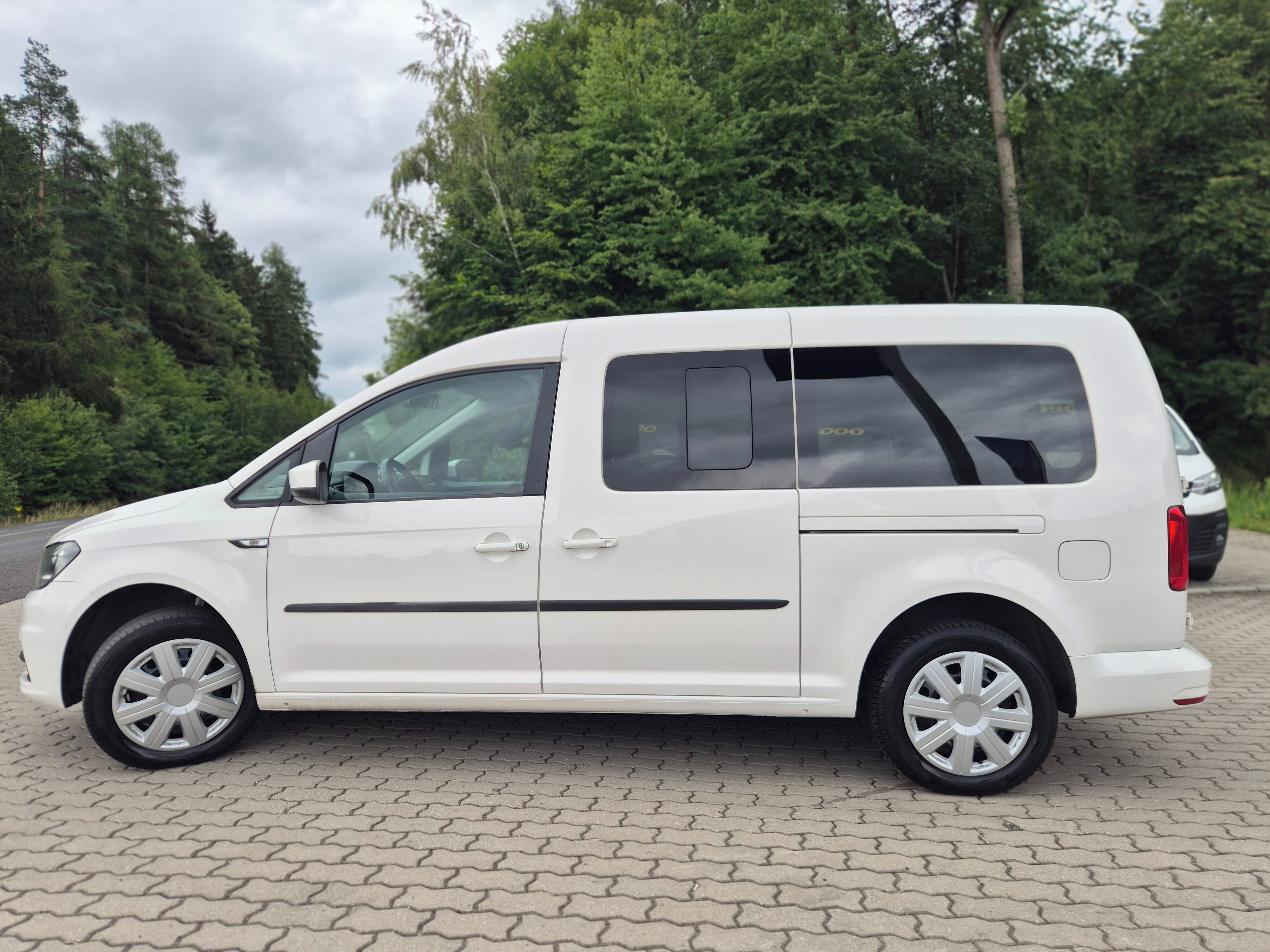 Volkswagen Caddy, 7 mistna plny servis záruka - fotka 5
