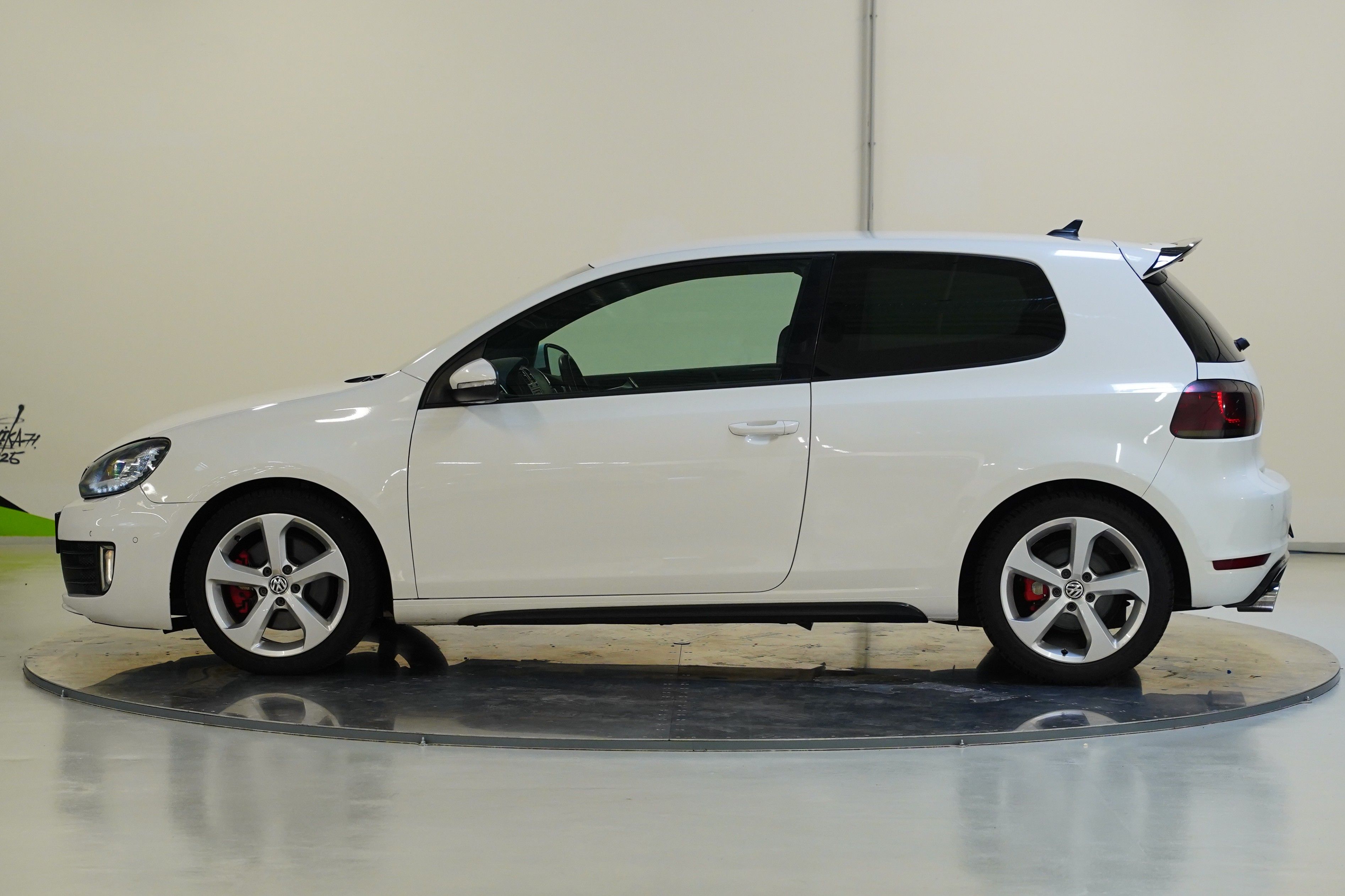 Volkswagen Golf, 2.0 TSI 155 kW DSG GTI - fotka 3