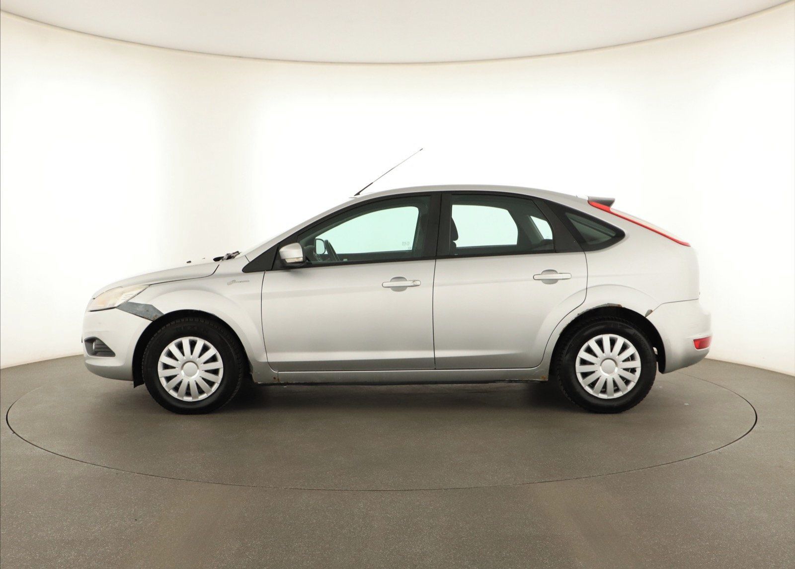 Ford Focus, 1.6 16V, Tažné, Klima - fotka 3