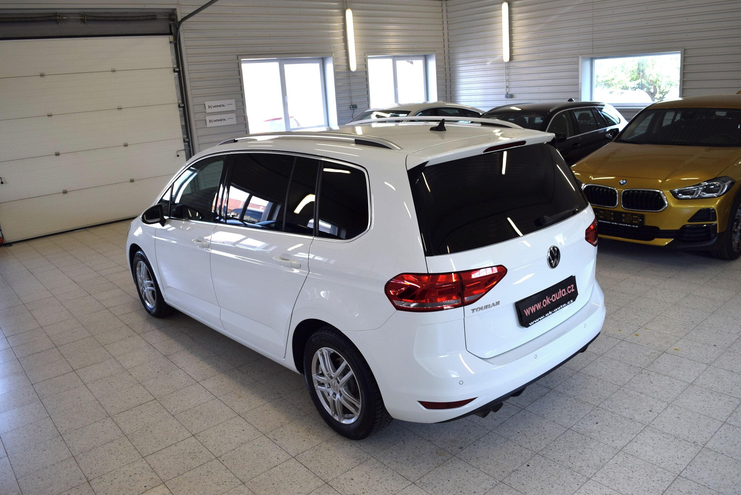 Volkswagen Touran, 2.0 TDI HIGH. 7 MÍST 61 000 KM - fotka 4