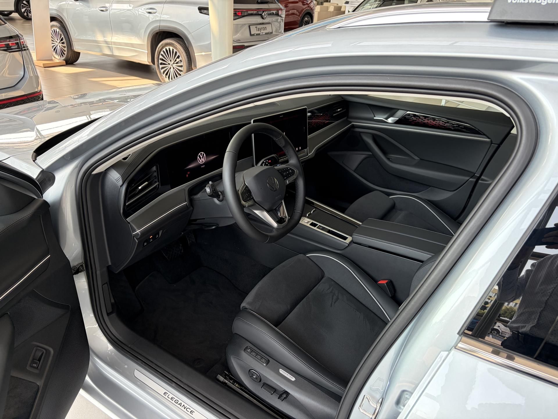 Volkswagen Passat, Elegance 2,0 TDI 110 kW - fotka 2