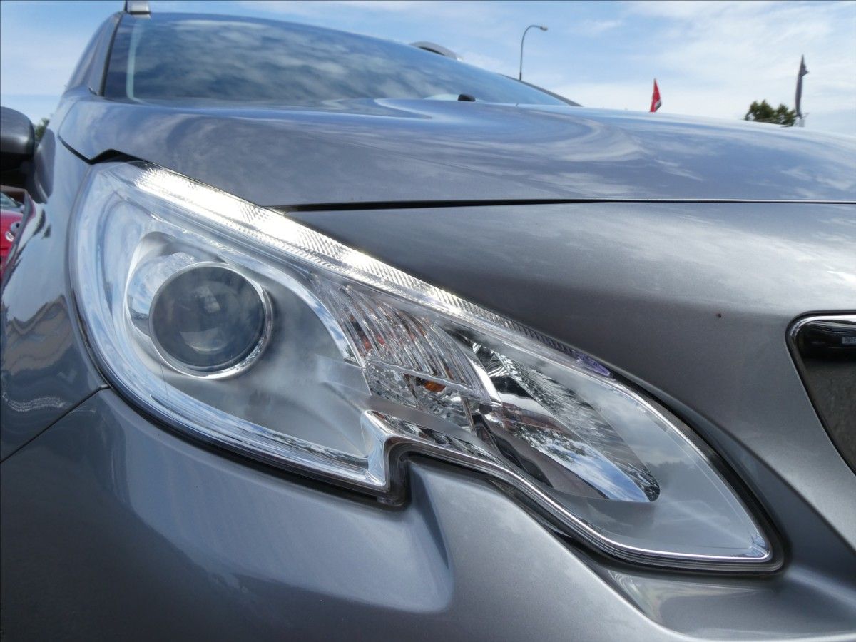 Peugeot 2008, 1,2 i 81kW NAVI,závěs,serviska - fotka 5