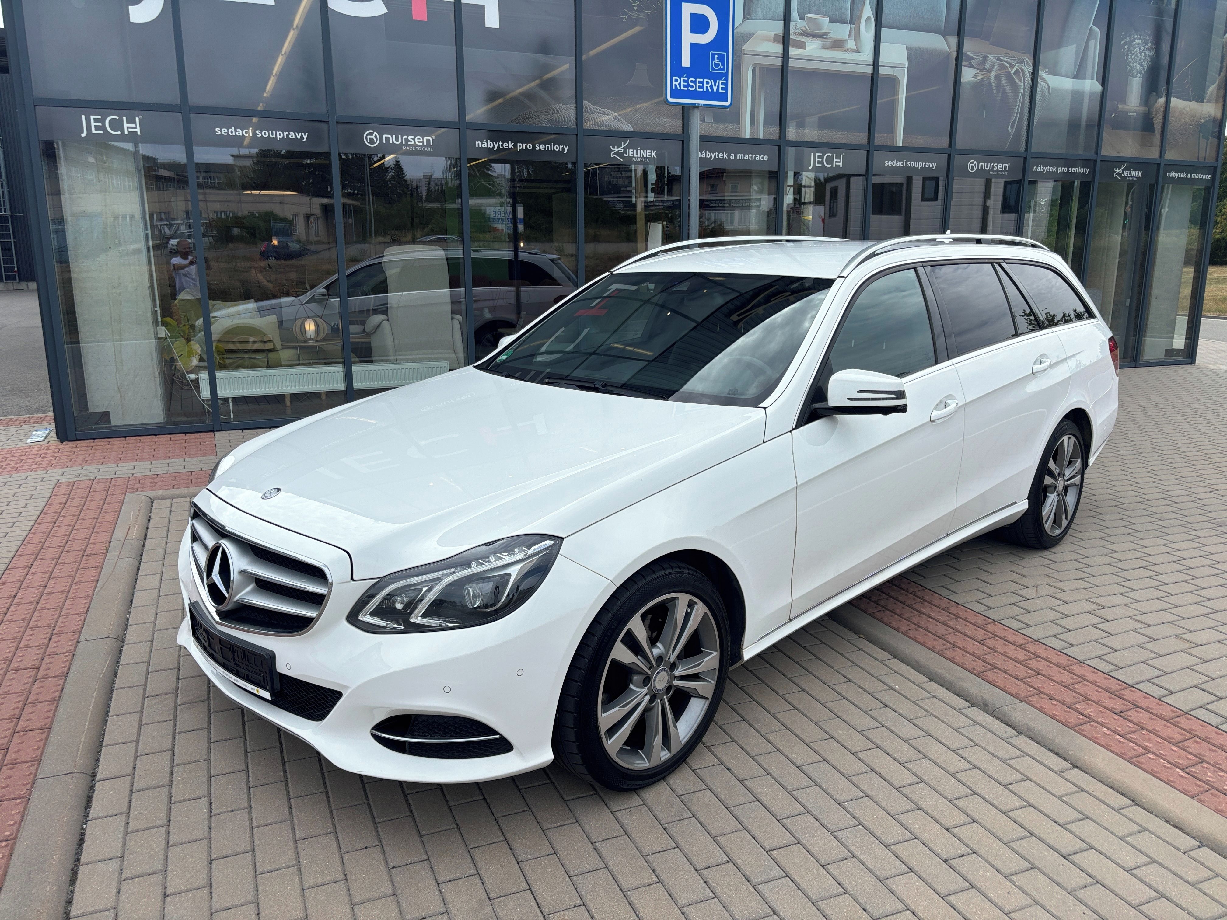 Mercedes-Benz Třídy E, 350CDi185kW Air-Matic Kůže Led - fotka 2