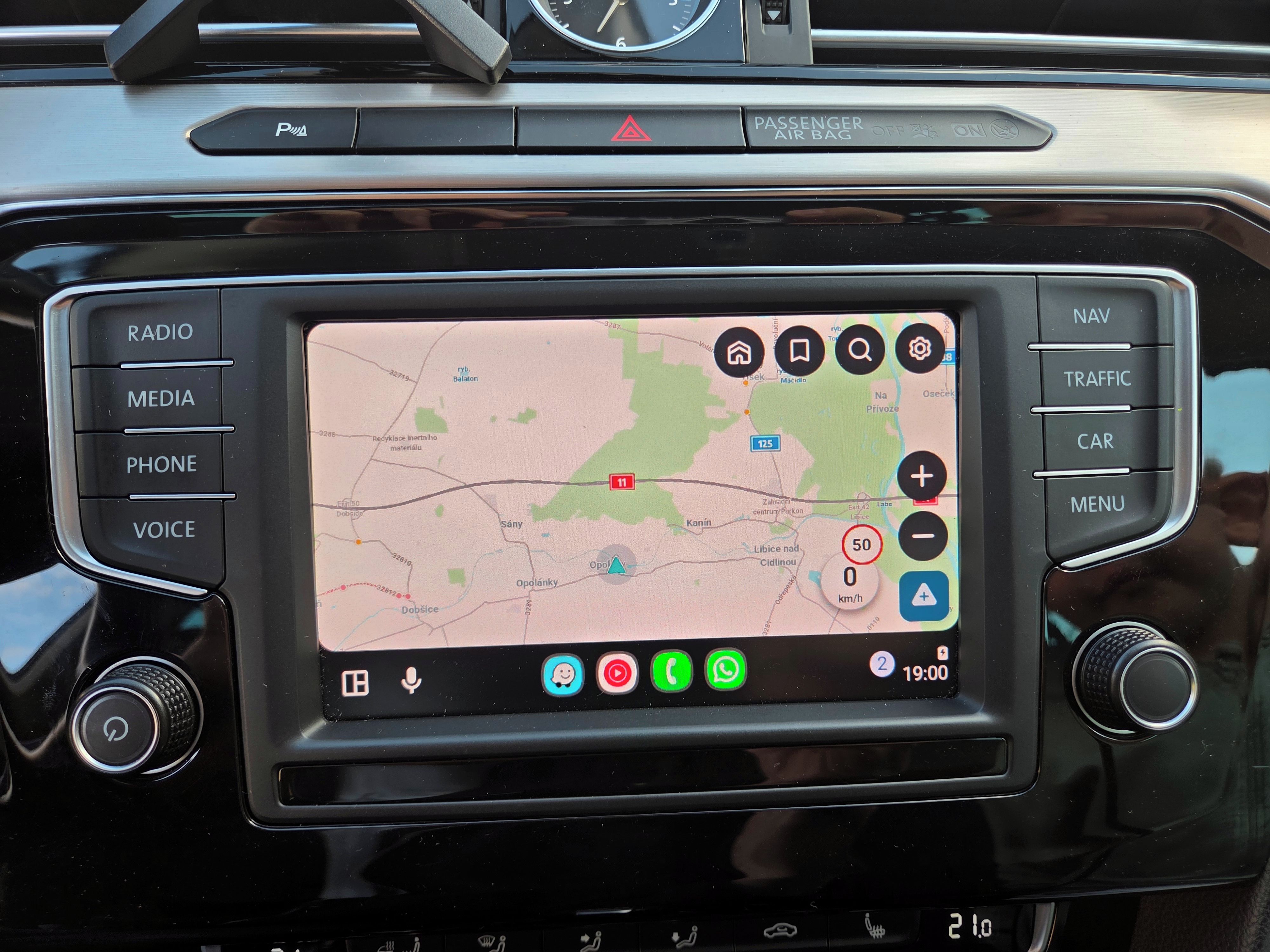 Volkswagen Passat, TOP výbava webasto android - fotka 2