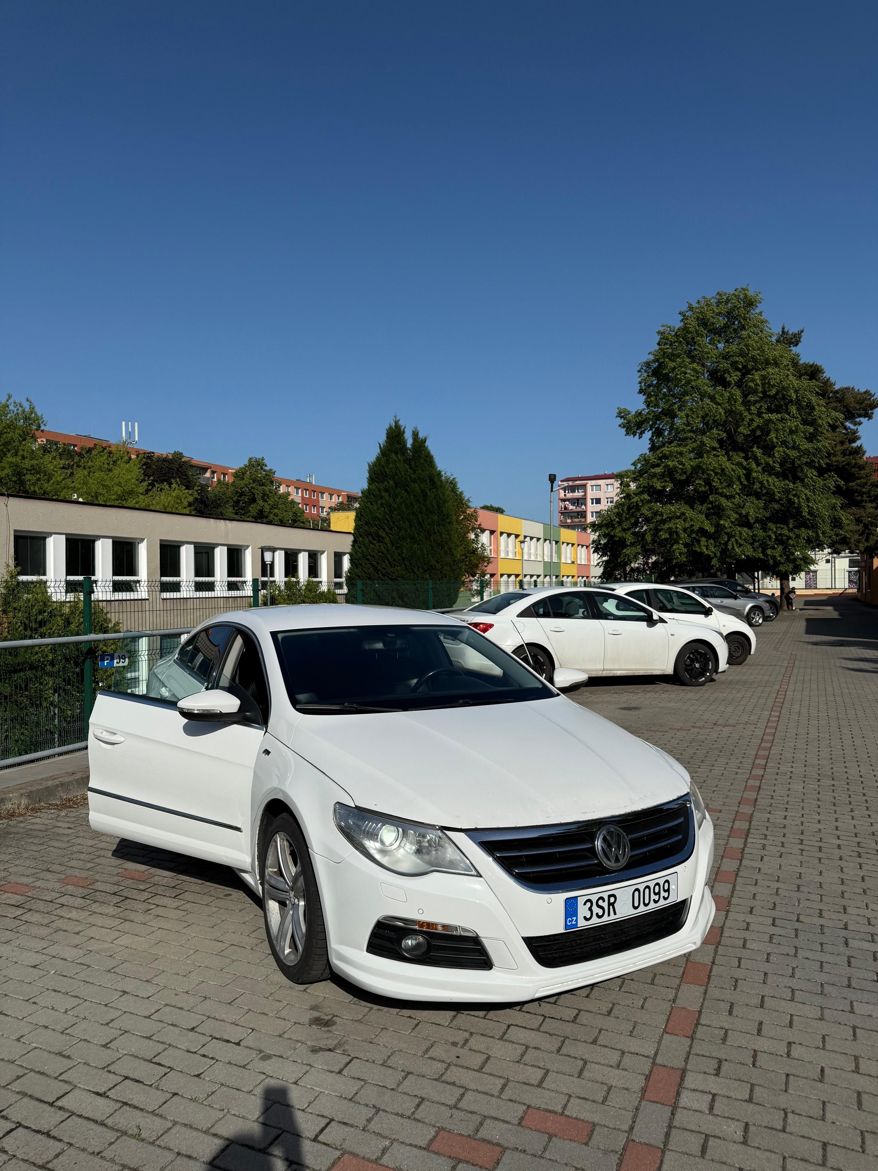 Volkswagen Passat CC, Volkswagen Passat CC r-line