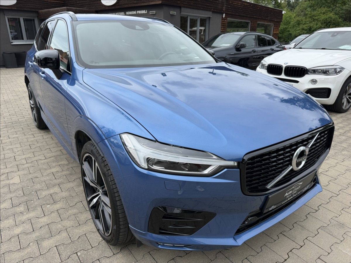 Volvo XC60, B4 2.0d 4X4 R-Design - fotka 3
