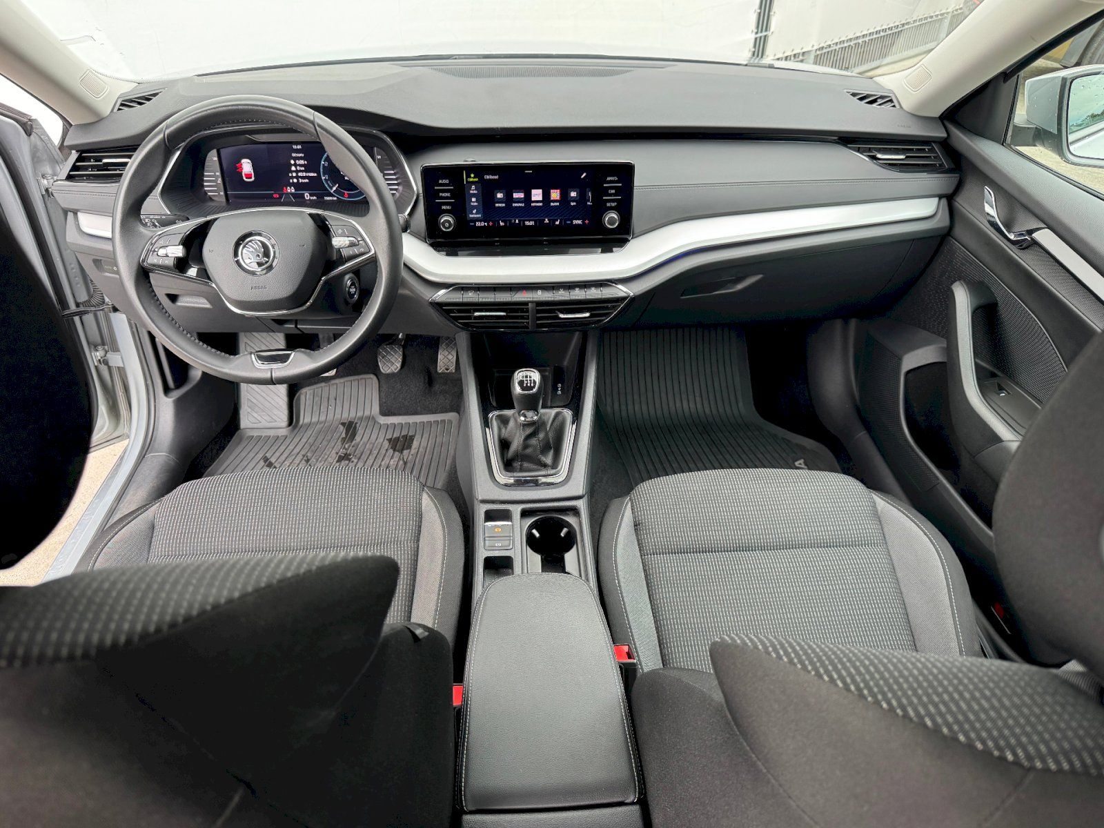 Škoda Octavia, 1.0 TSI 81 kW Ambition Plus - fotka 5