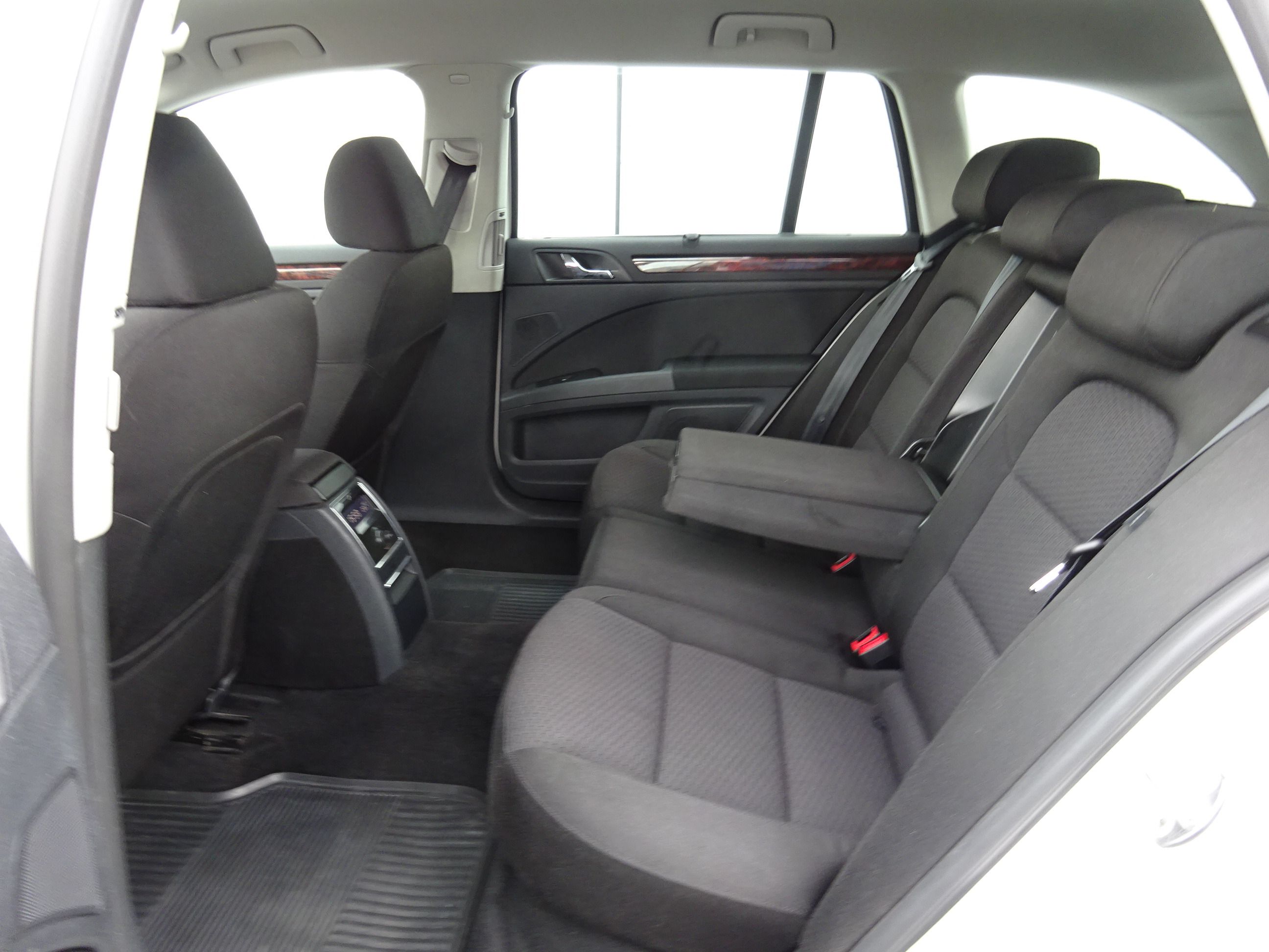 Škoda Superb, 2.0 TDi - fotka 6
