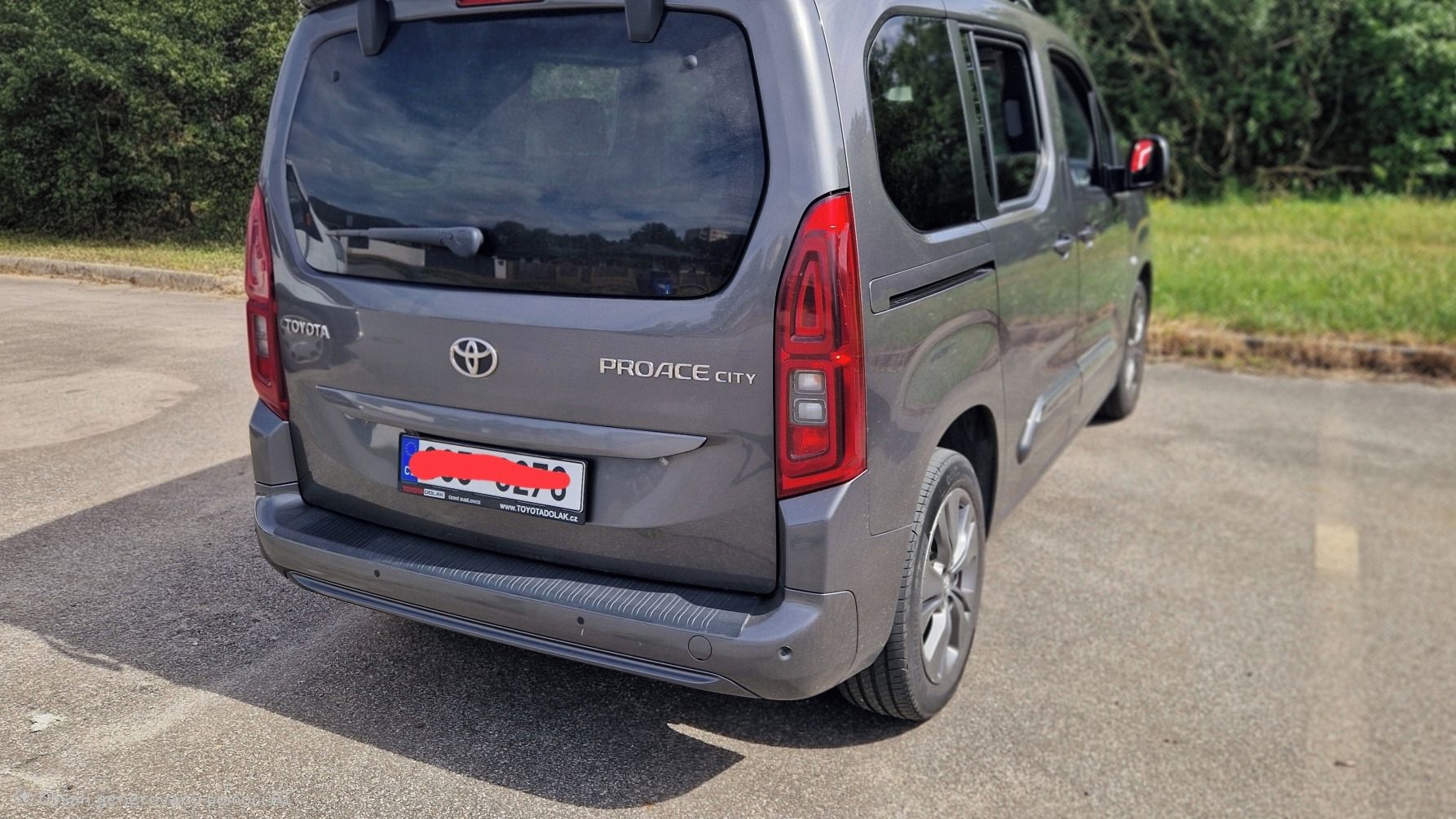 Toyota Proace City Verso, Toyota Proace City Verso, 1.5D - fotka 3