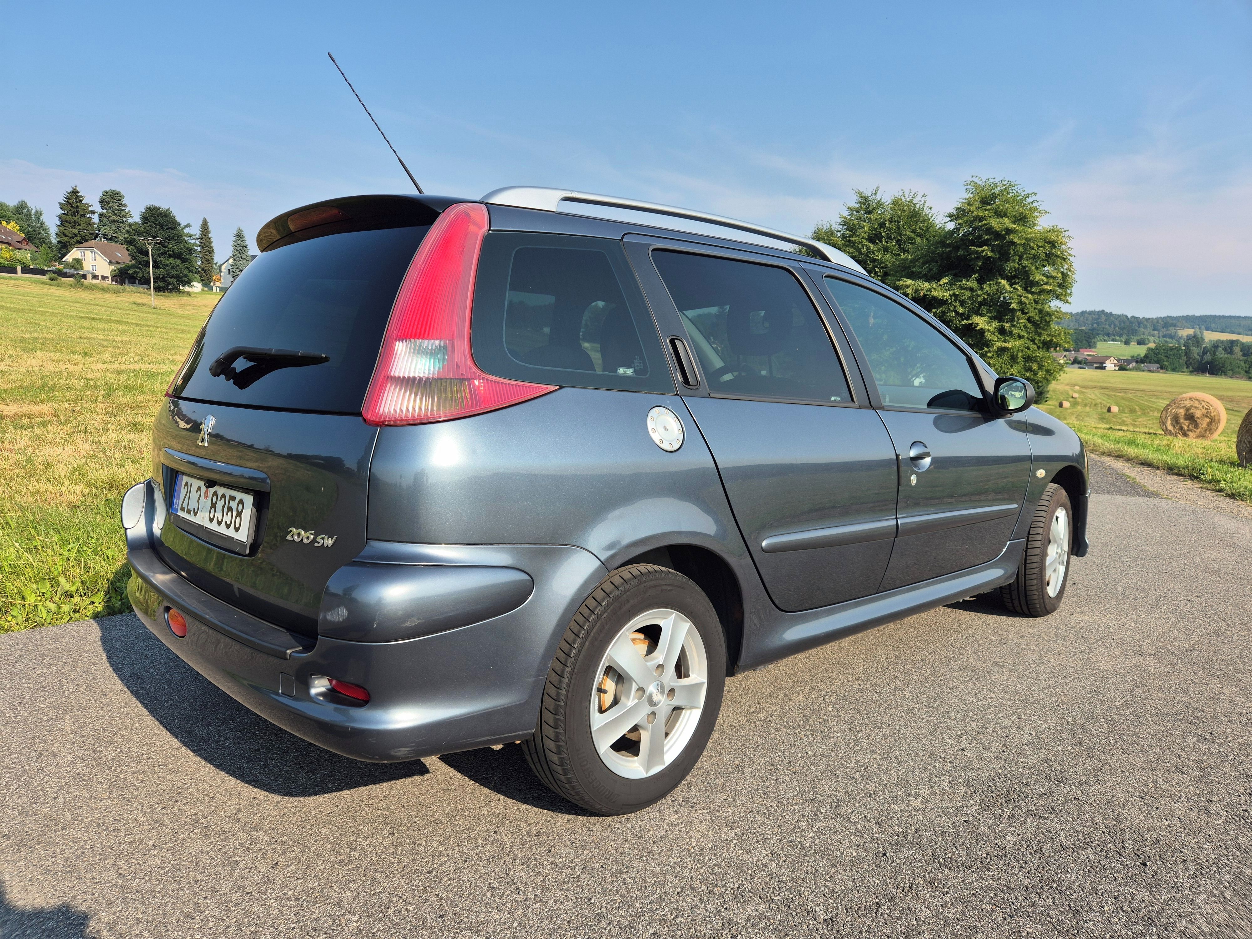 Peugeot 206, SW, 1.4i, A/C, BT, udržované - fotka 4