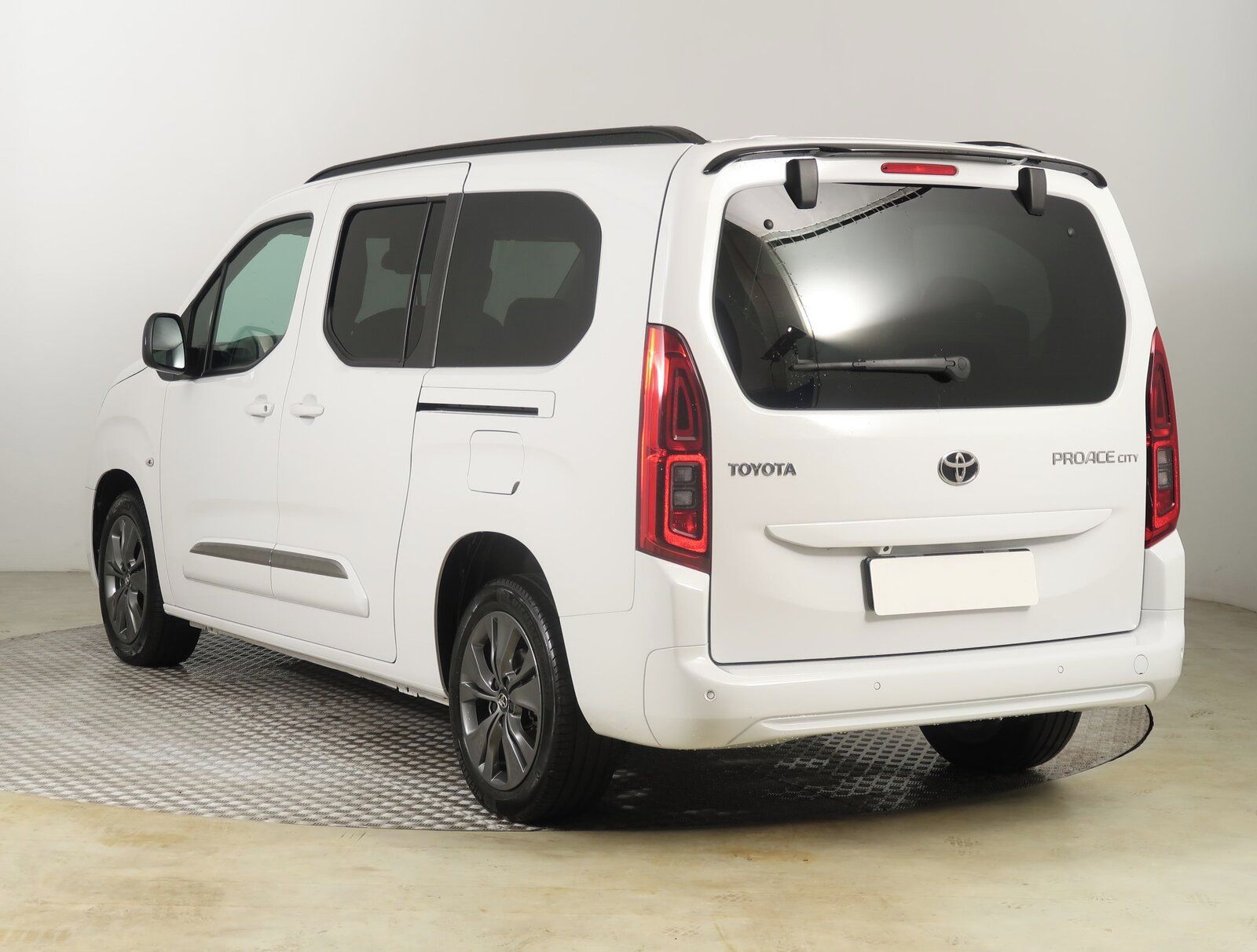 Toyota Proace City Verso, Maxi 1.5 D-4D, Family, 7Míst - fotka 4