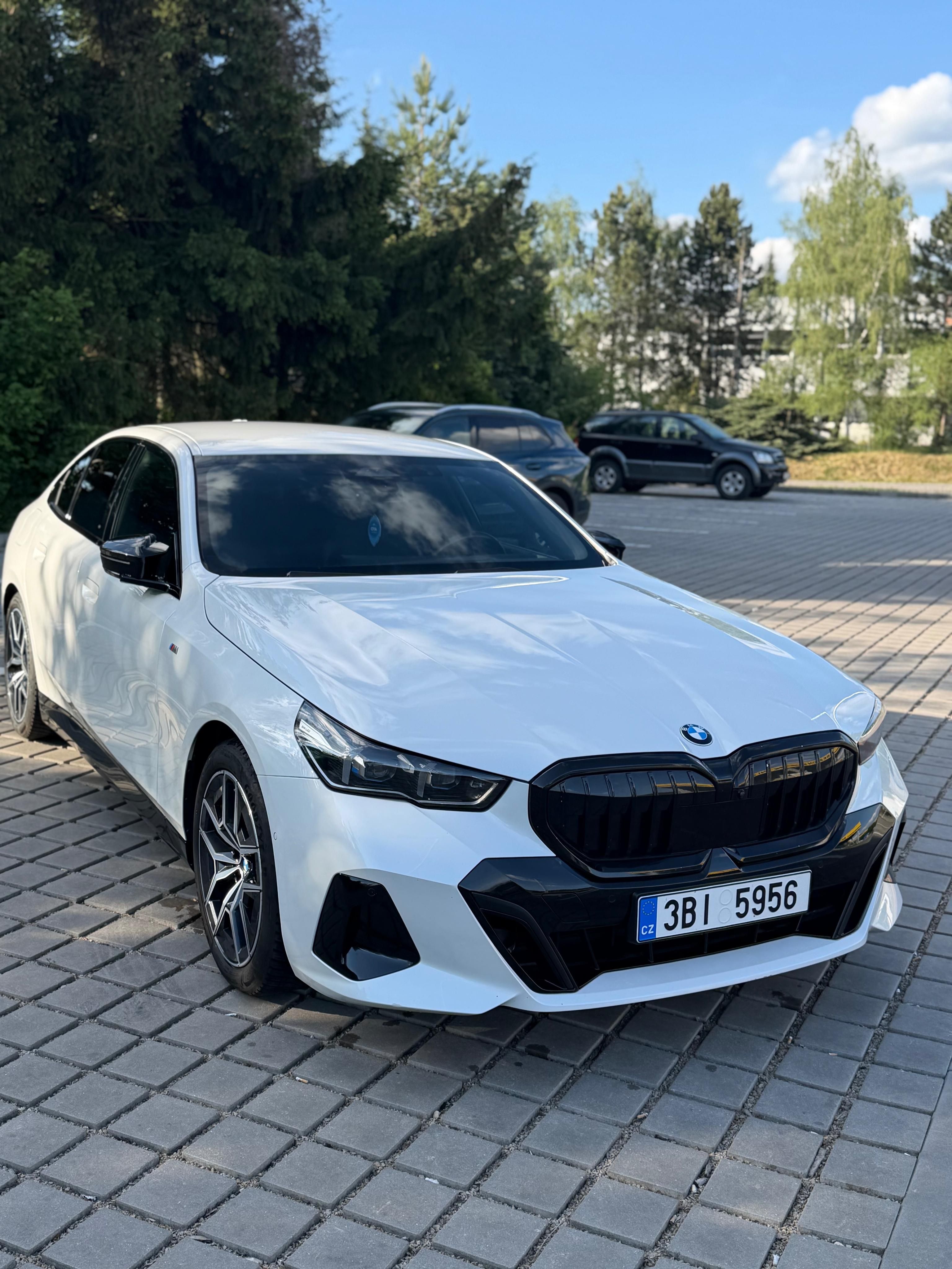 BMW Řada 5, 2.0 - fotka 2