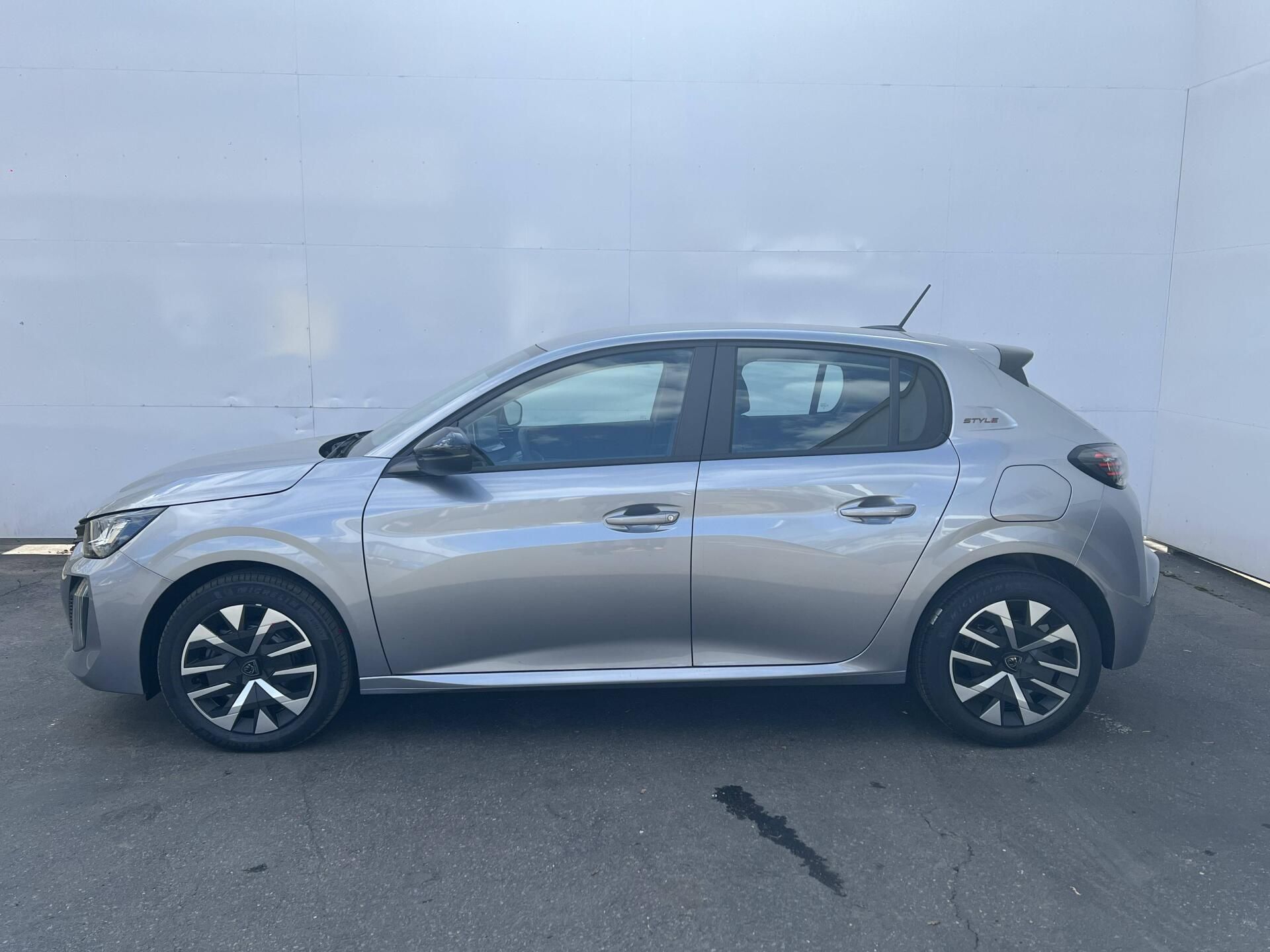 Peugeot 208, STYLE S&S MAN6 1,2 PureTech - fotka 3