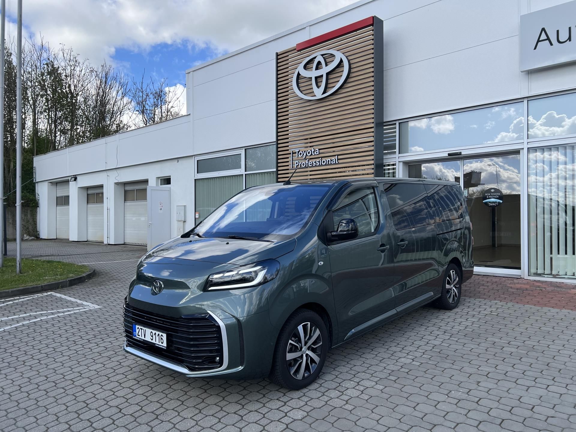 Toyota Proace Verso, 2.2D 8AT Family 8S L2 Webasto - fotka 2