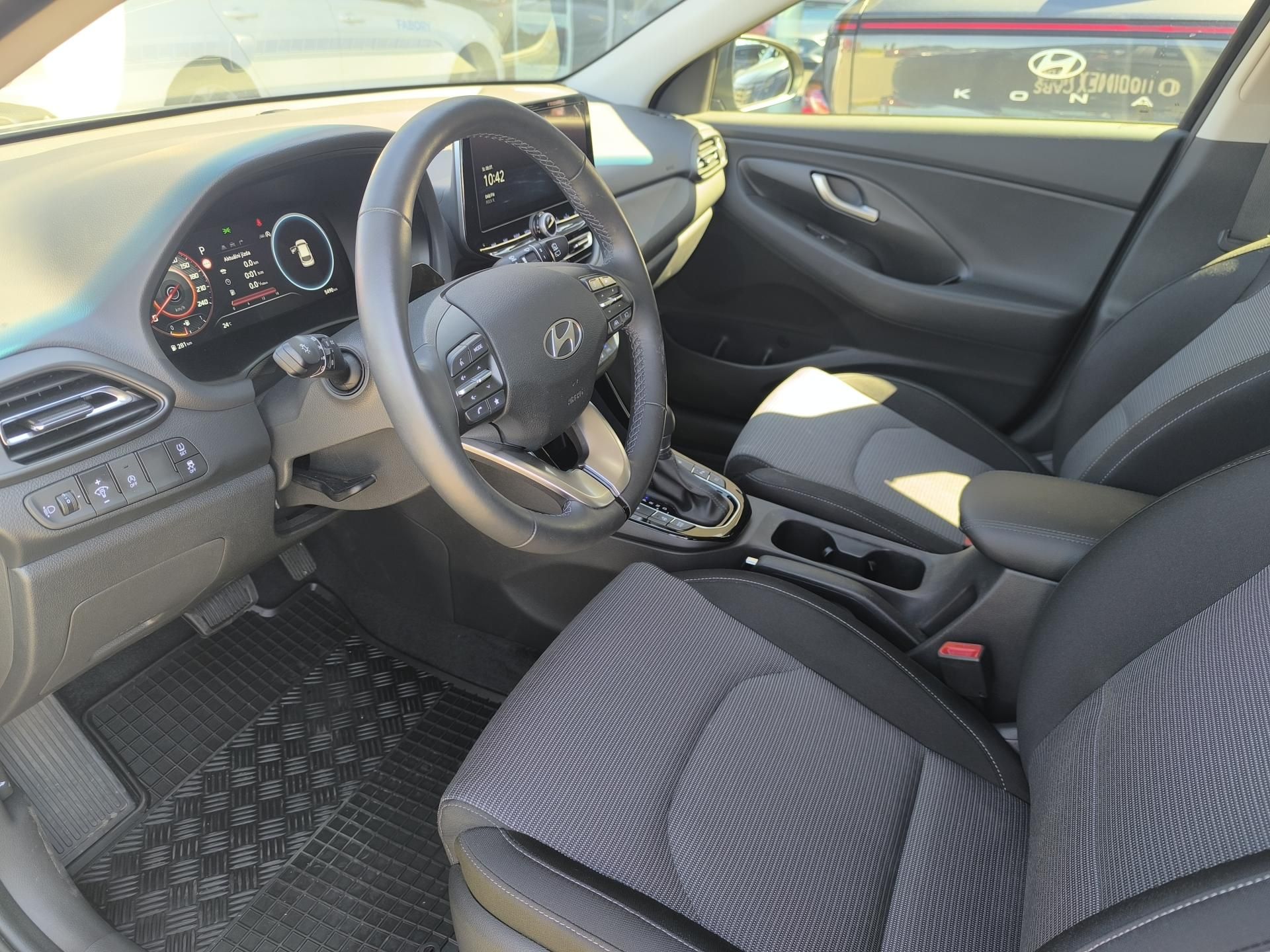 Hyundai i30, WG 1,6 T-GDI DCT GO CZECH - fotka 5