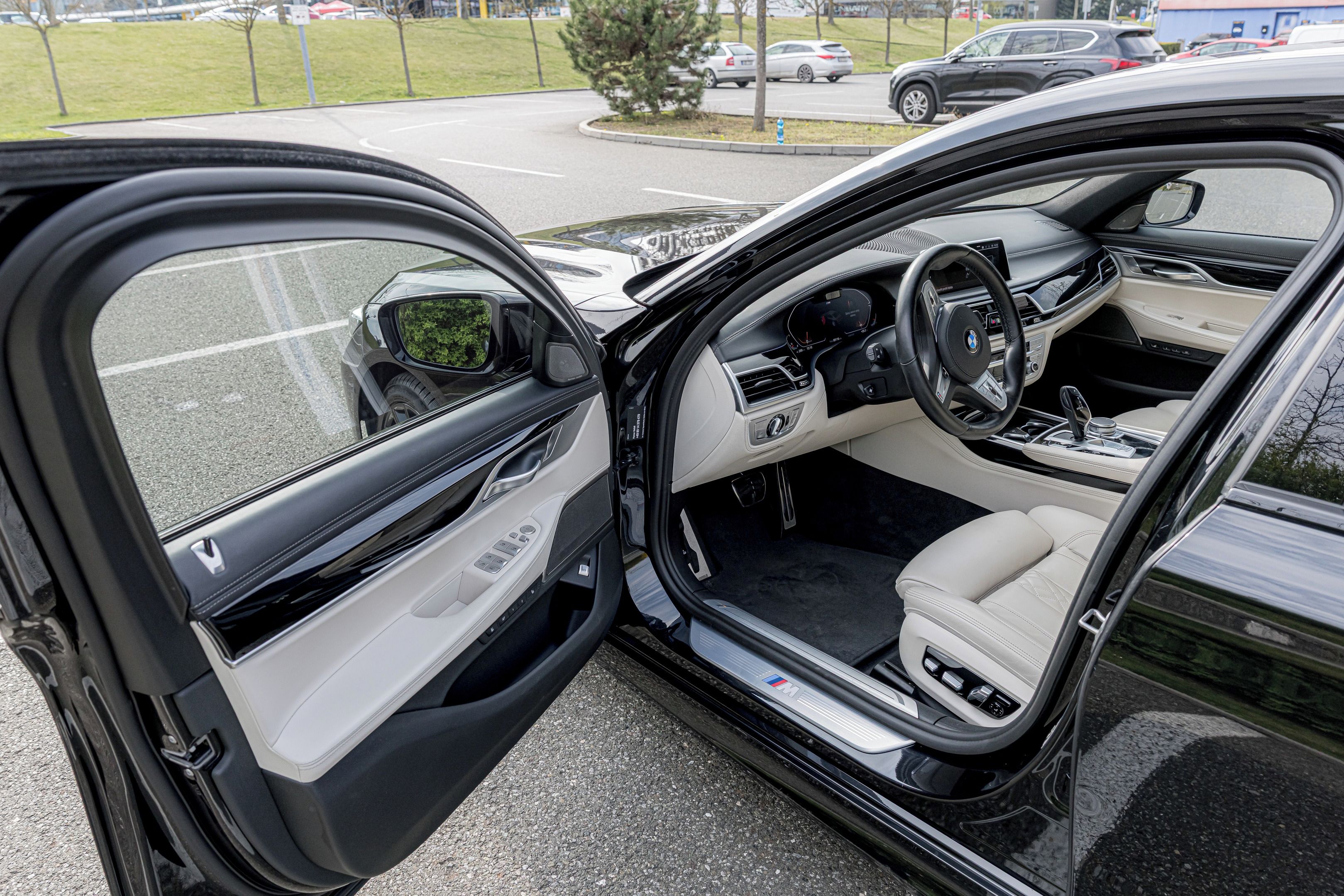 BMW Řada 7, 750Li xDrive M-Sport - fotka 6