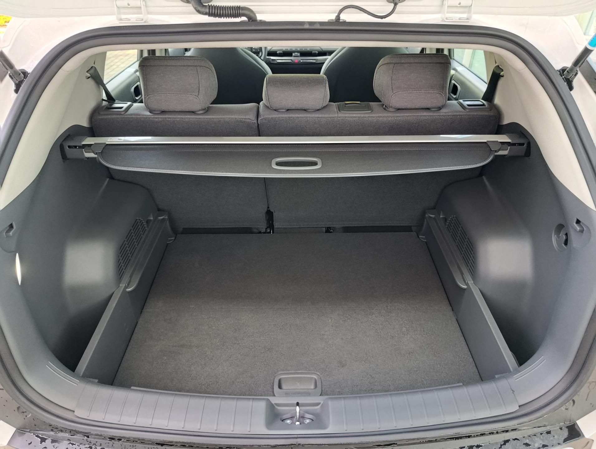 Kia EV3, SV1 4x2 AIR 150 KW + 58,3 KWH - fotka 6