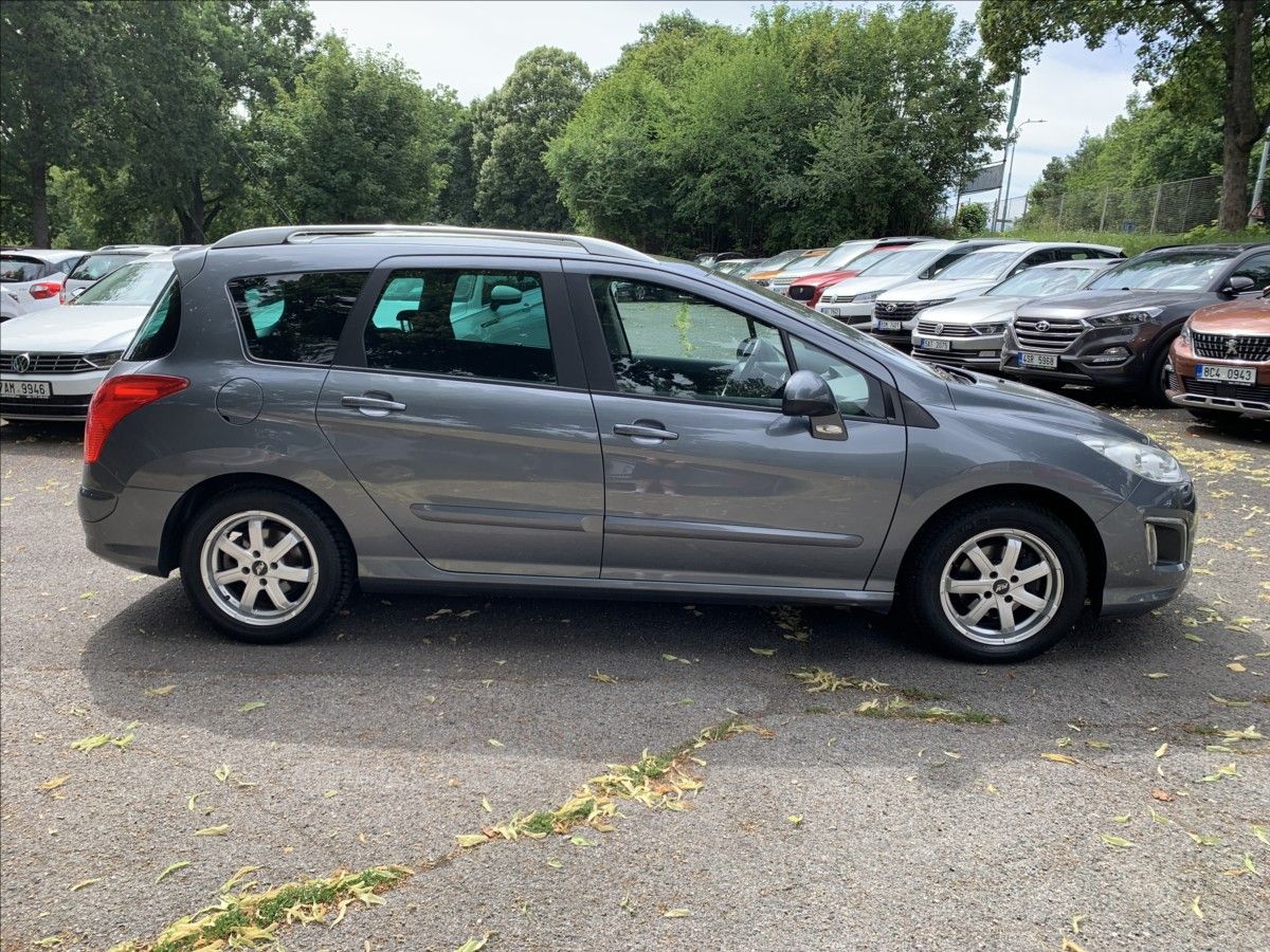 Peugeot 308, 1,6 HDI 7.MÍST - fotka 4