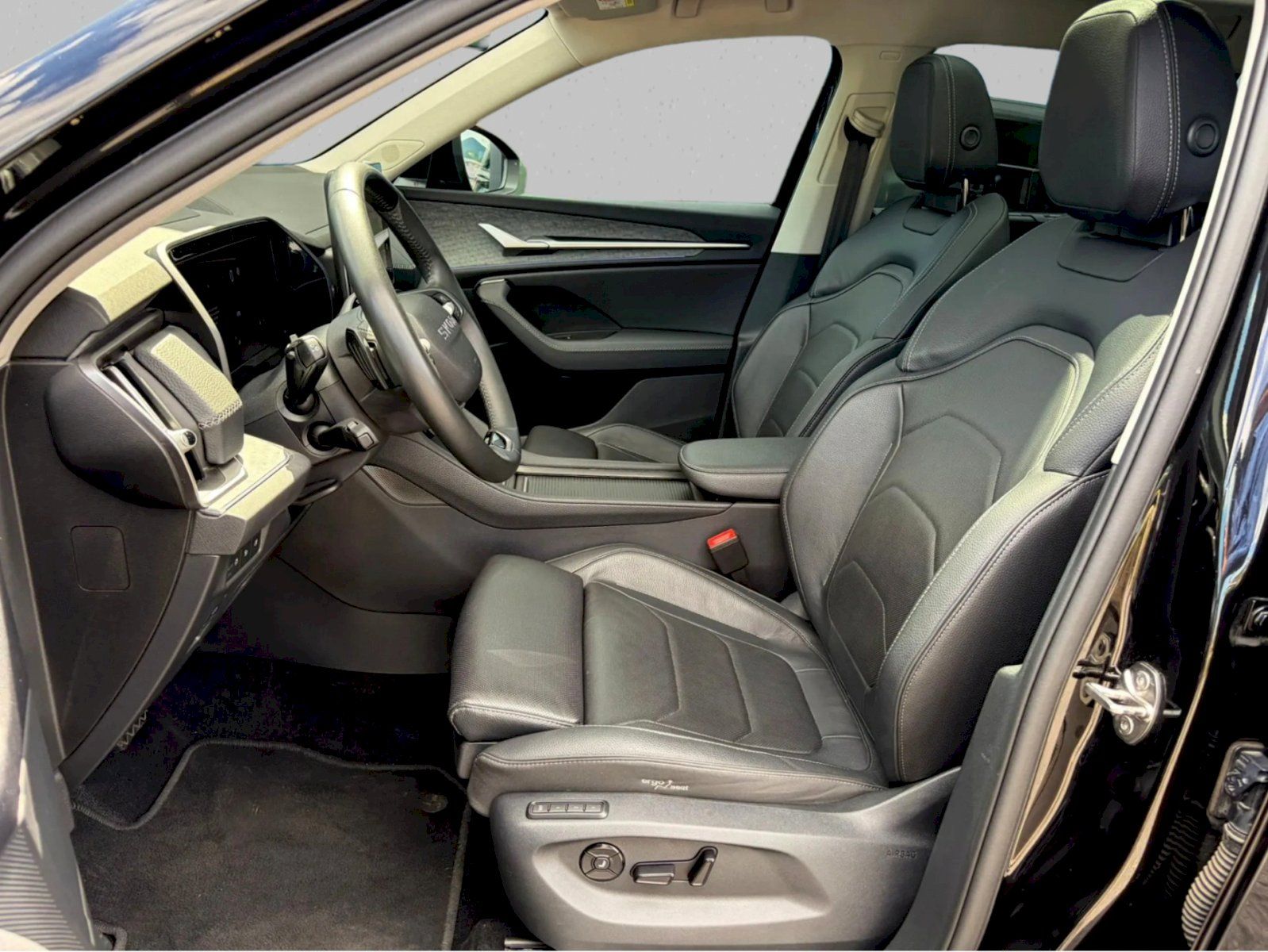 Škoda Kodiaq, TDI 4x4 2.0/142kW Exclusive Se - fotka 6