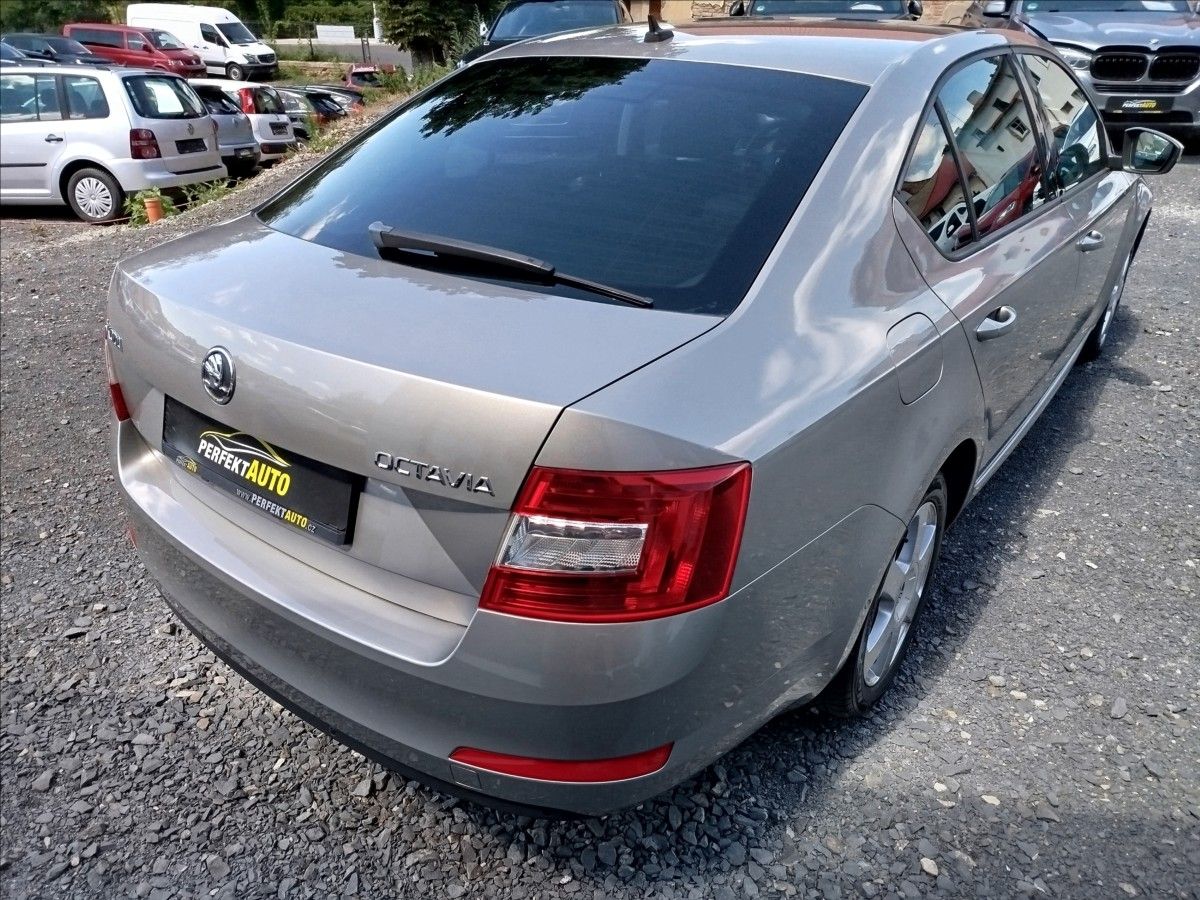 Škoda Octavia, 1,2 TSi 77 kW, DSG, NAVI, PARK - fotka 6
