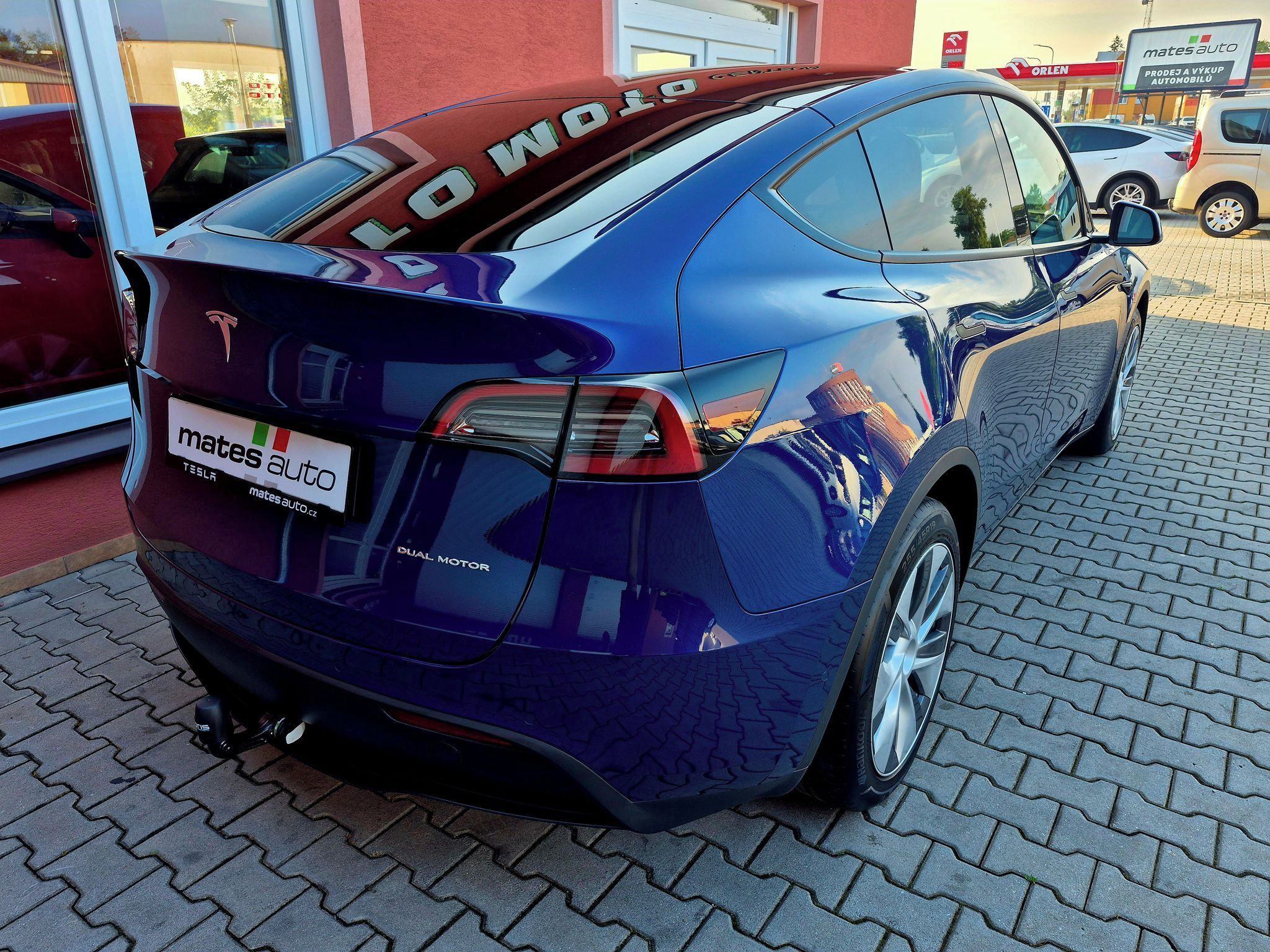 Tesla Model Y, Long Range Dual Motor 378 kW S - fotka 6