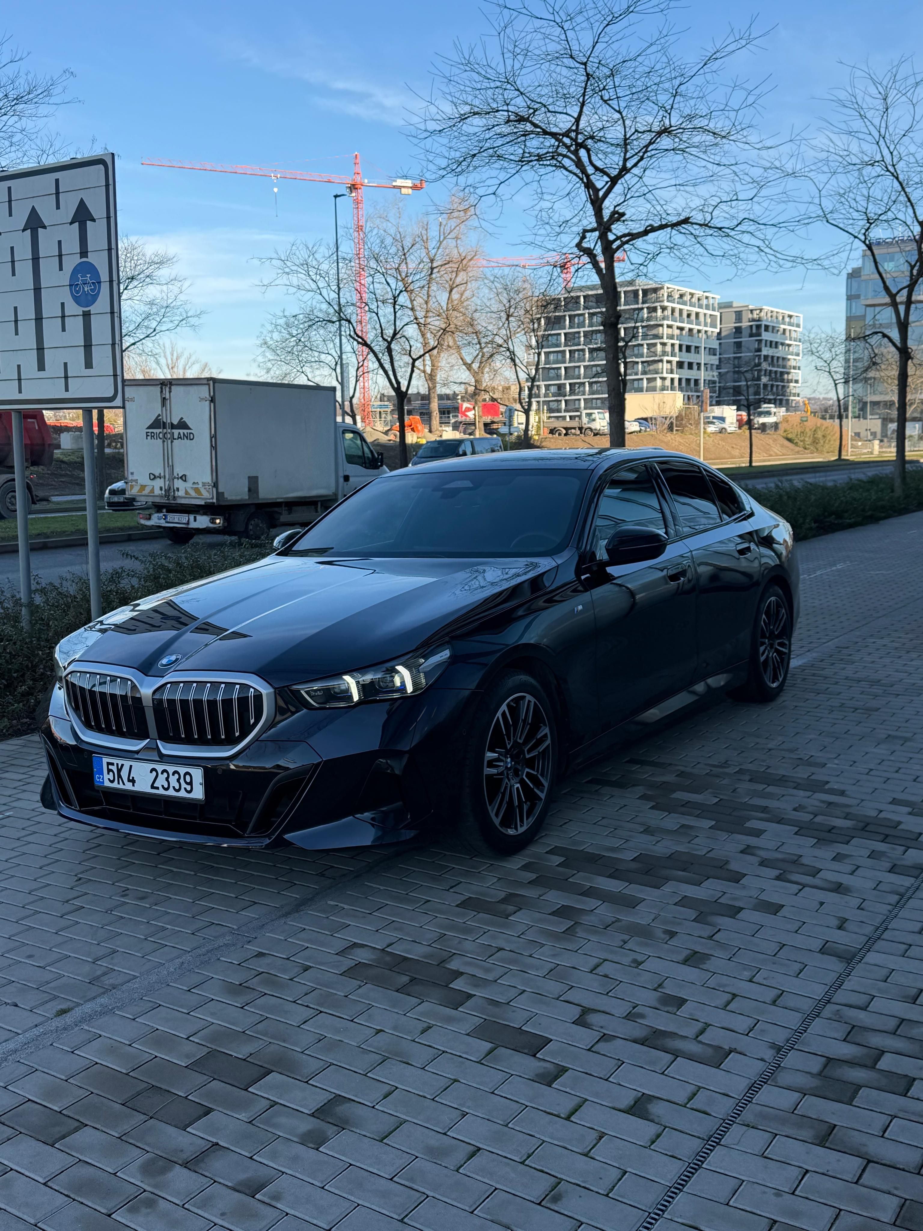 BMW Řada 5, 520 D top stav záruka Mpaket - fotka 6
